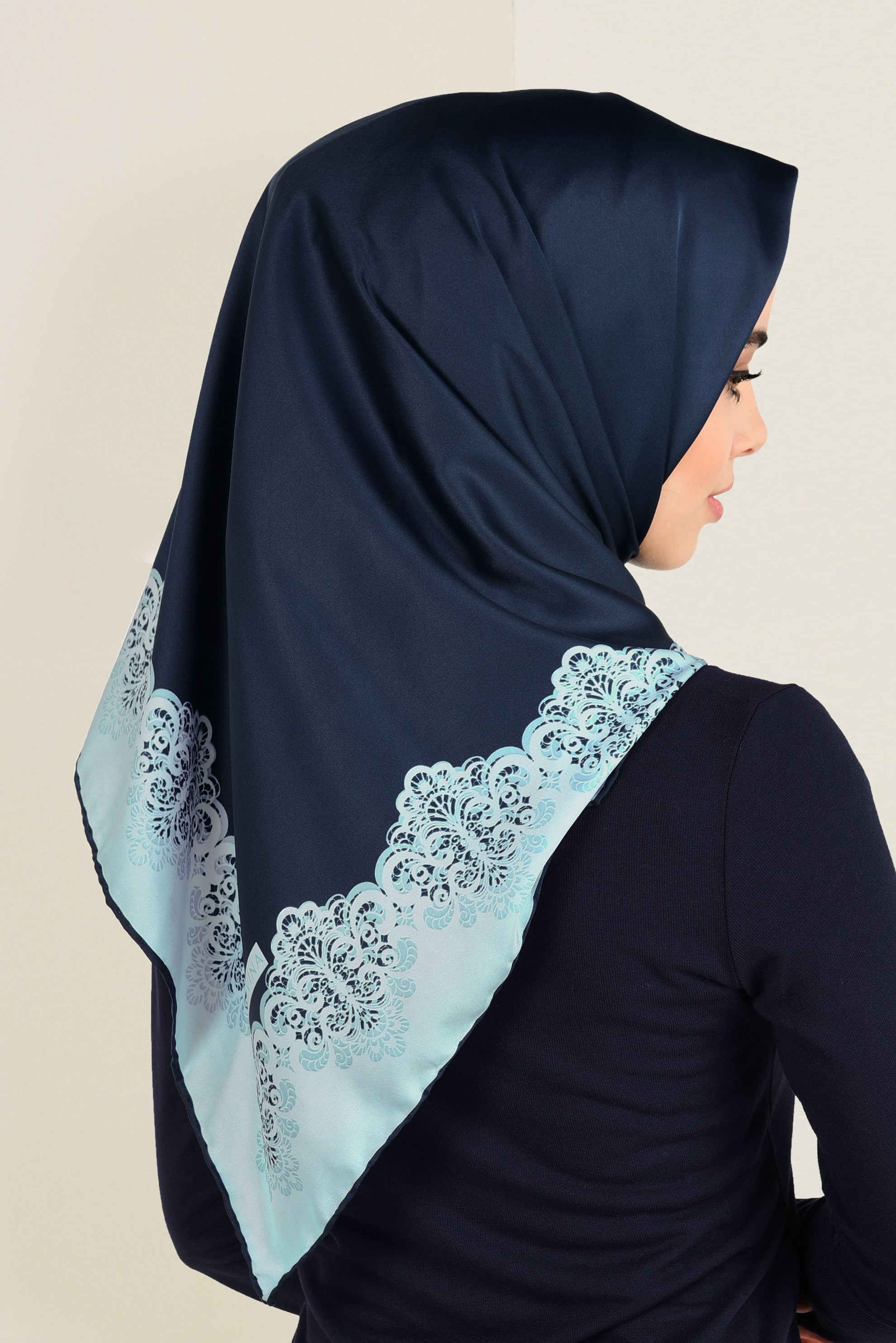 Tesettür giyim LACİVERT 4470-1 ALVİNA DESENLİ EŞARP