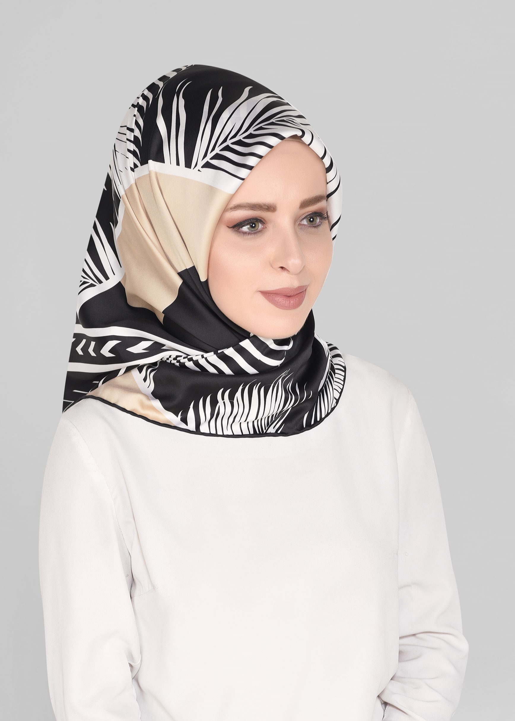 Tesettür giyim SİYAH ALVİNA DESENLİ EŞARP 5547-1