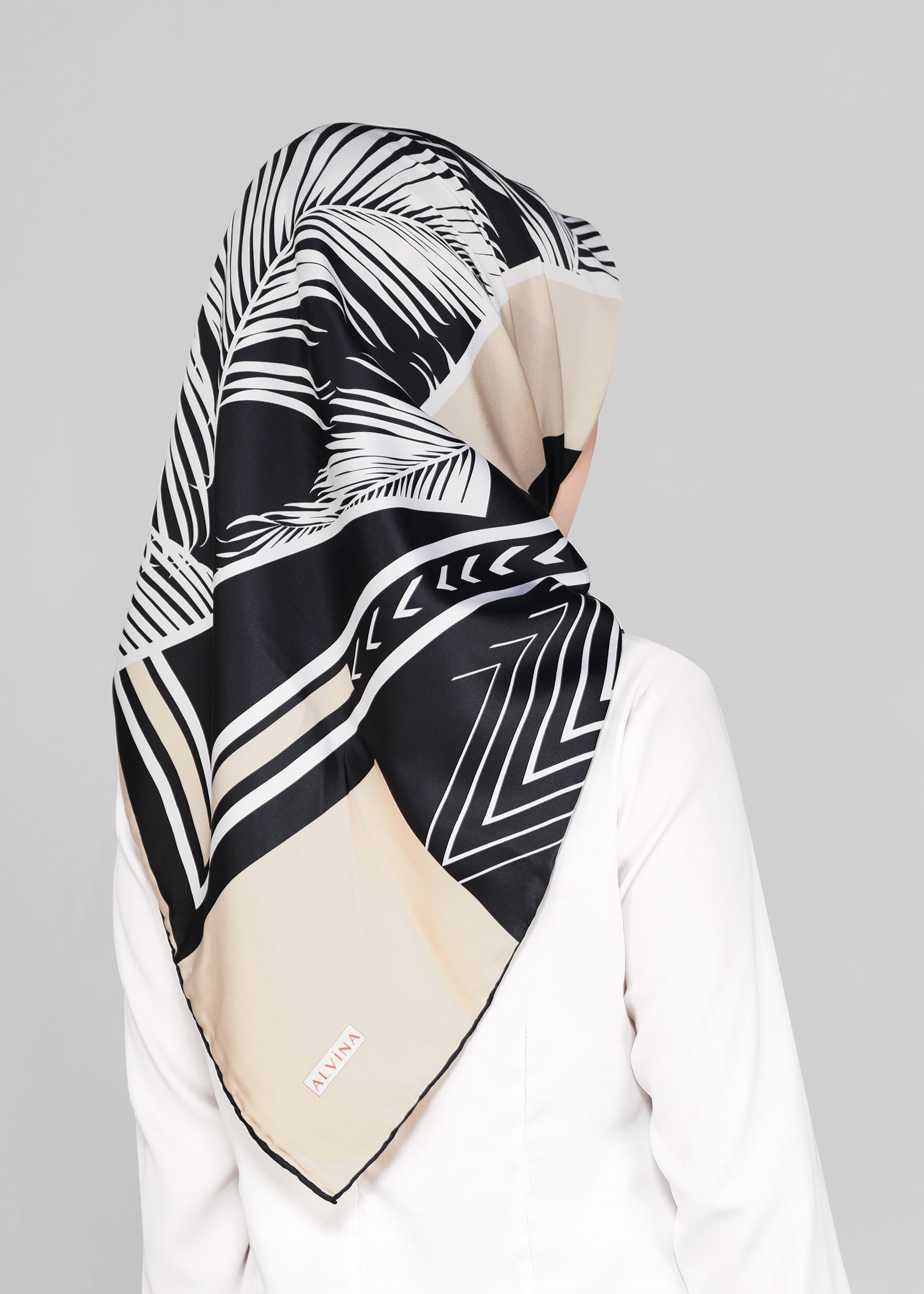 Tesettür giyim SİYAH ALVİNA DESENLİ EŞARP 5547-1