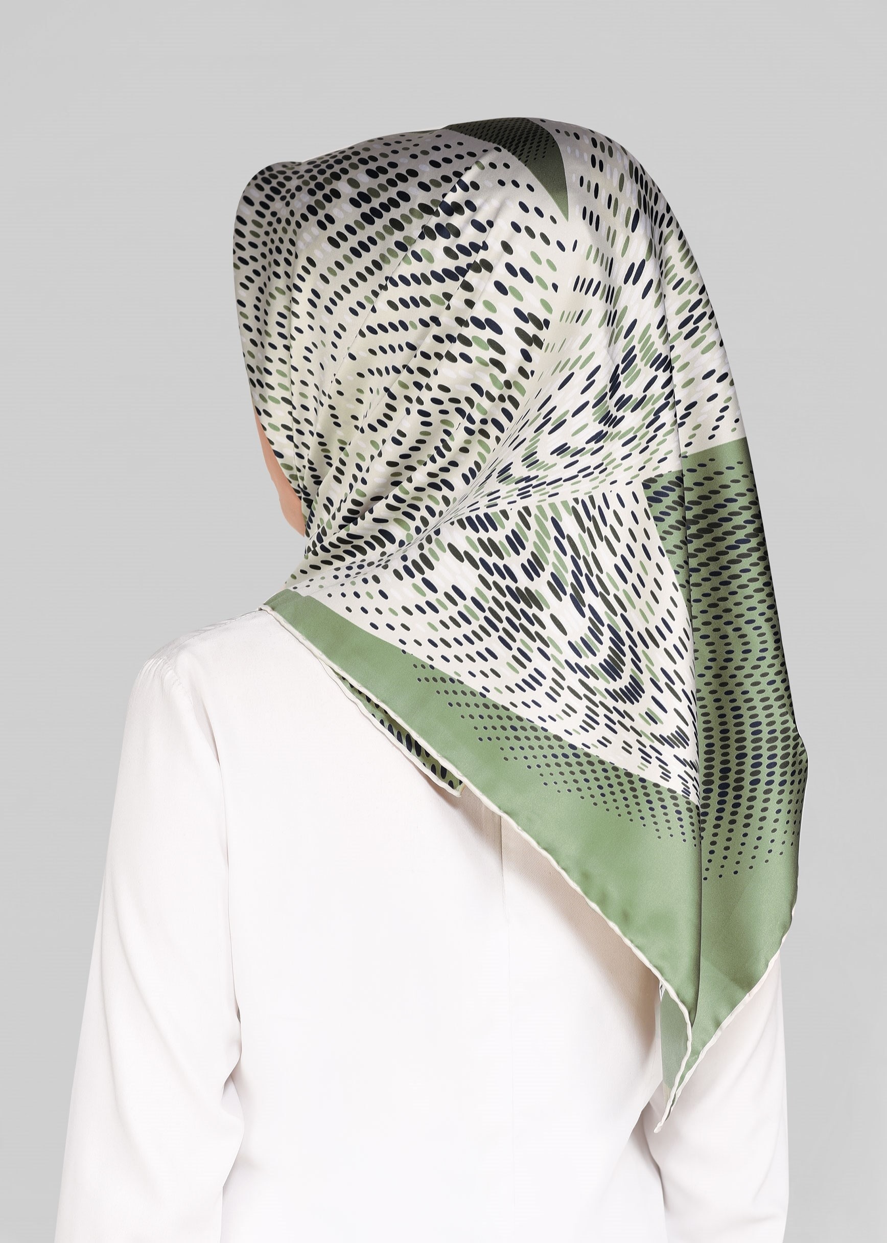 Tesettür giyim HAKİ 5548-1 ALVİNA DESENLİ EŞARP