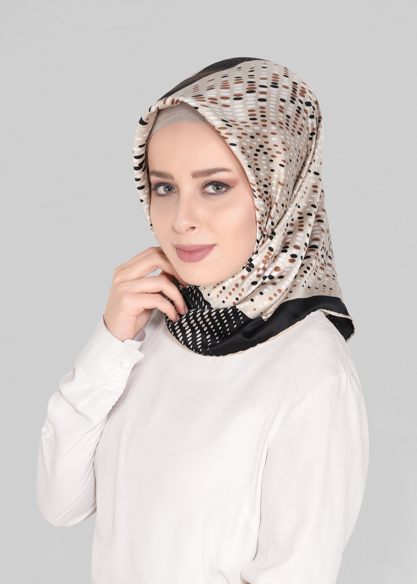 Tesettür giyim SİYAH 5548-1 ALVİNA DESENLİ EŞARP