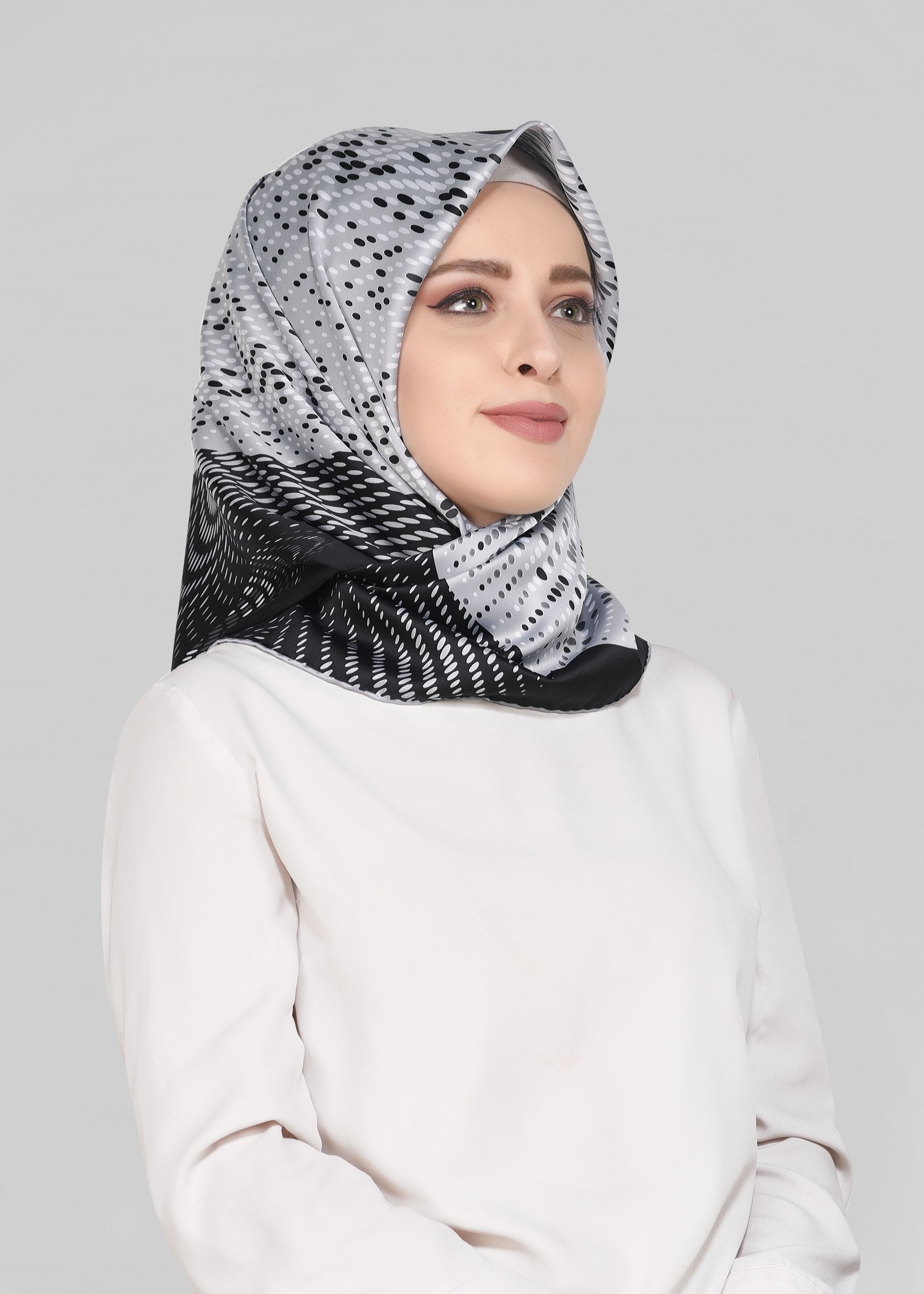 Tesettür giyim SİYAH 5548-1 ALVİNA DESENLİ EŞARP