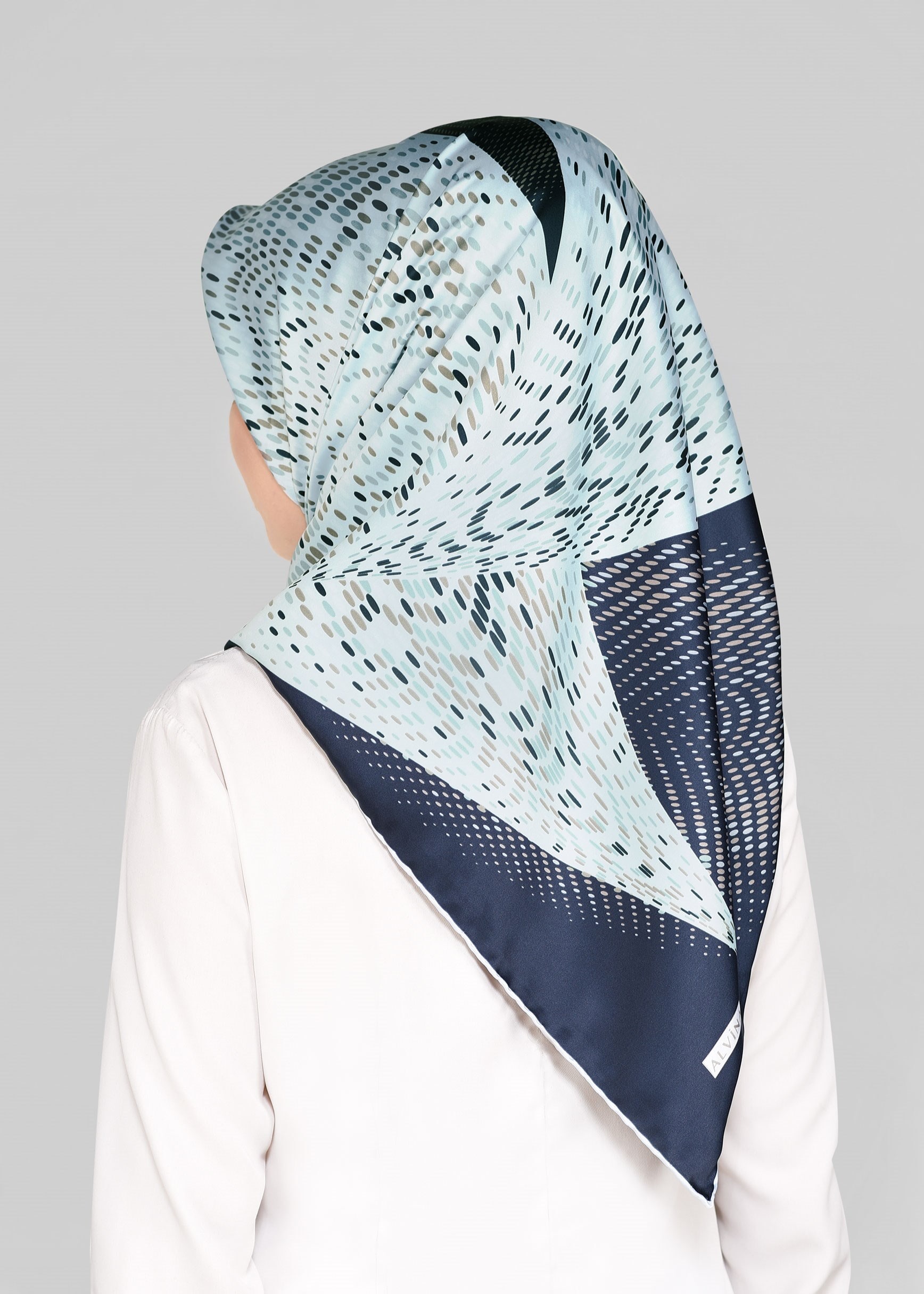 Tesettür giyim LACİVERT 5548-1 ALVİNA DESENLİ EŞARP