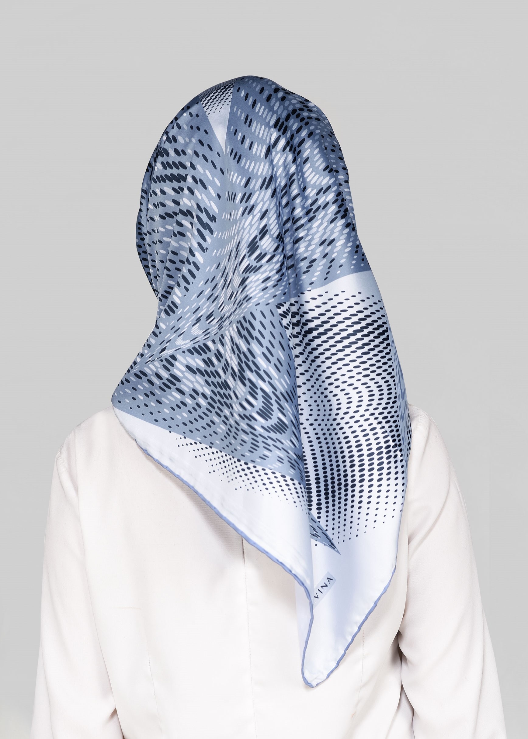 Tesettür giyim MAVİ 5548-1 ALVİNA DESENLİ EŞARP