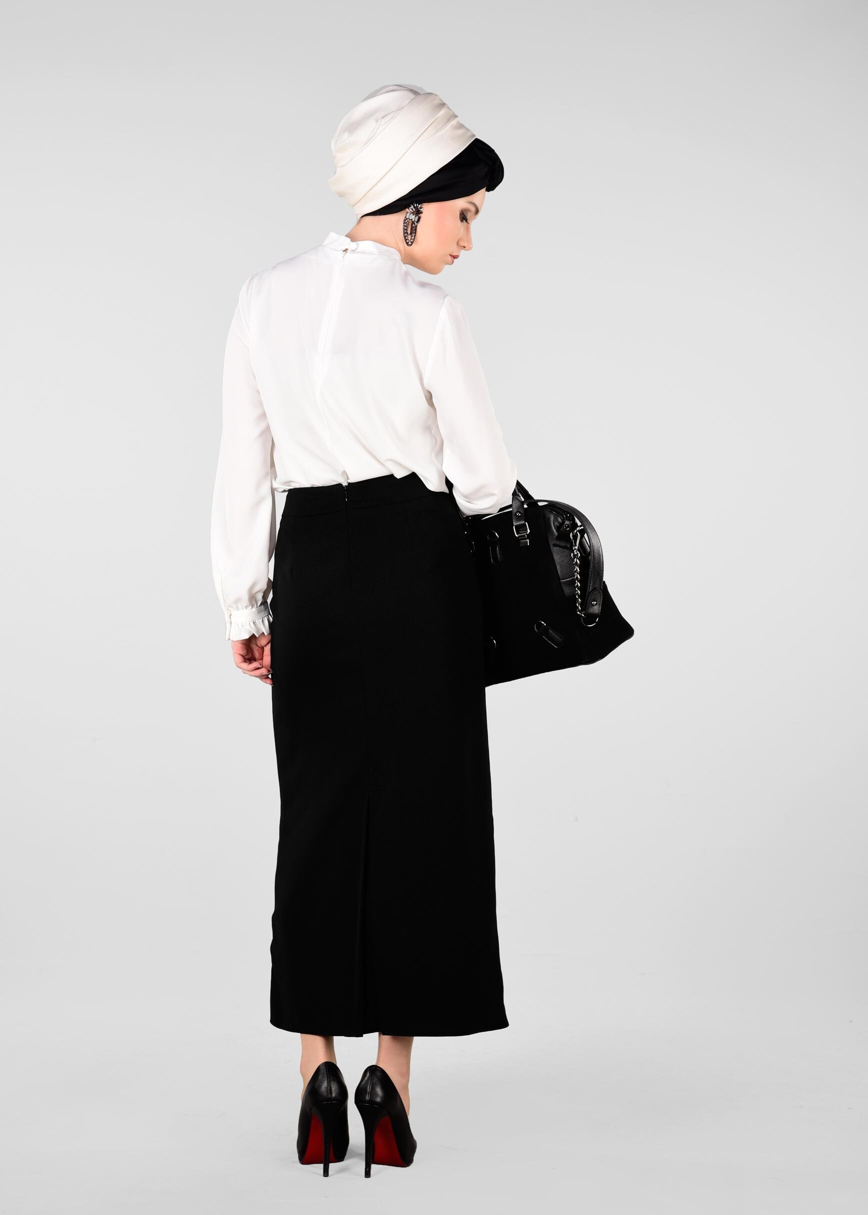 Tesettür giyim SİYAH ÖN KISMI FIRFIRLI ETEK 6161