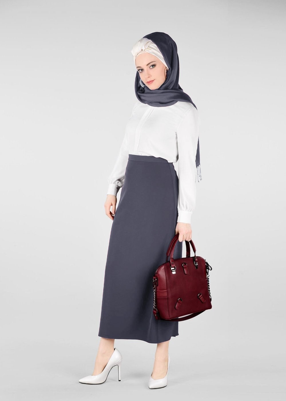 Tesettür giyim GRİ GİZLİ YIRTMAÇLI KLASİK KESİM ETEK 6167