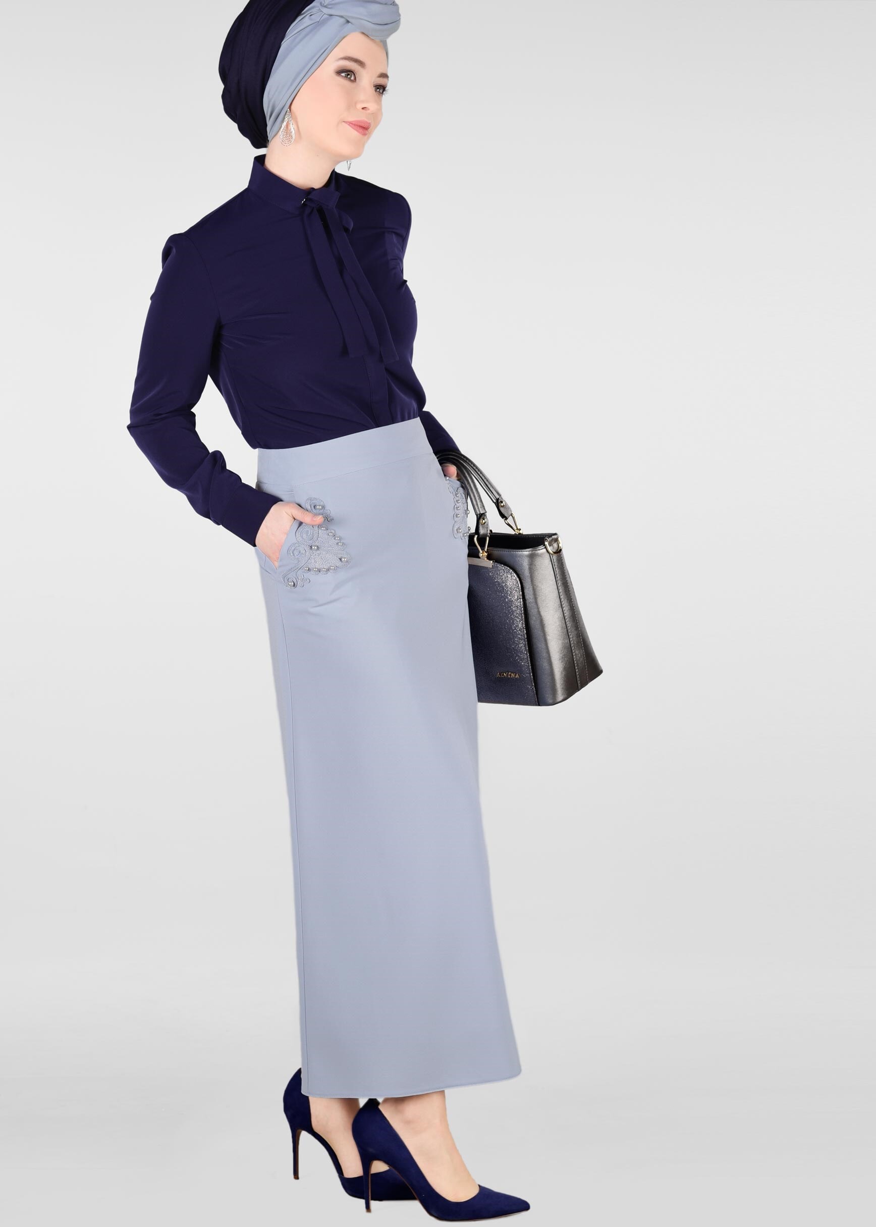 Tesettür giyim MAVİ NAKIŞ DETAYLI ETEK 6176