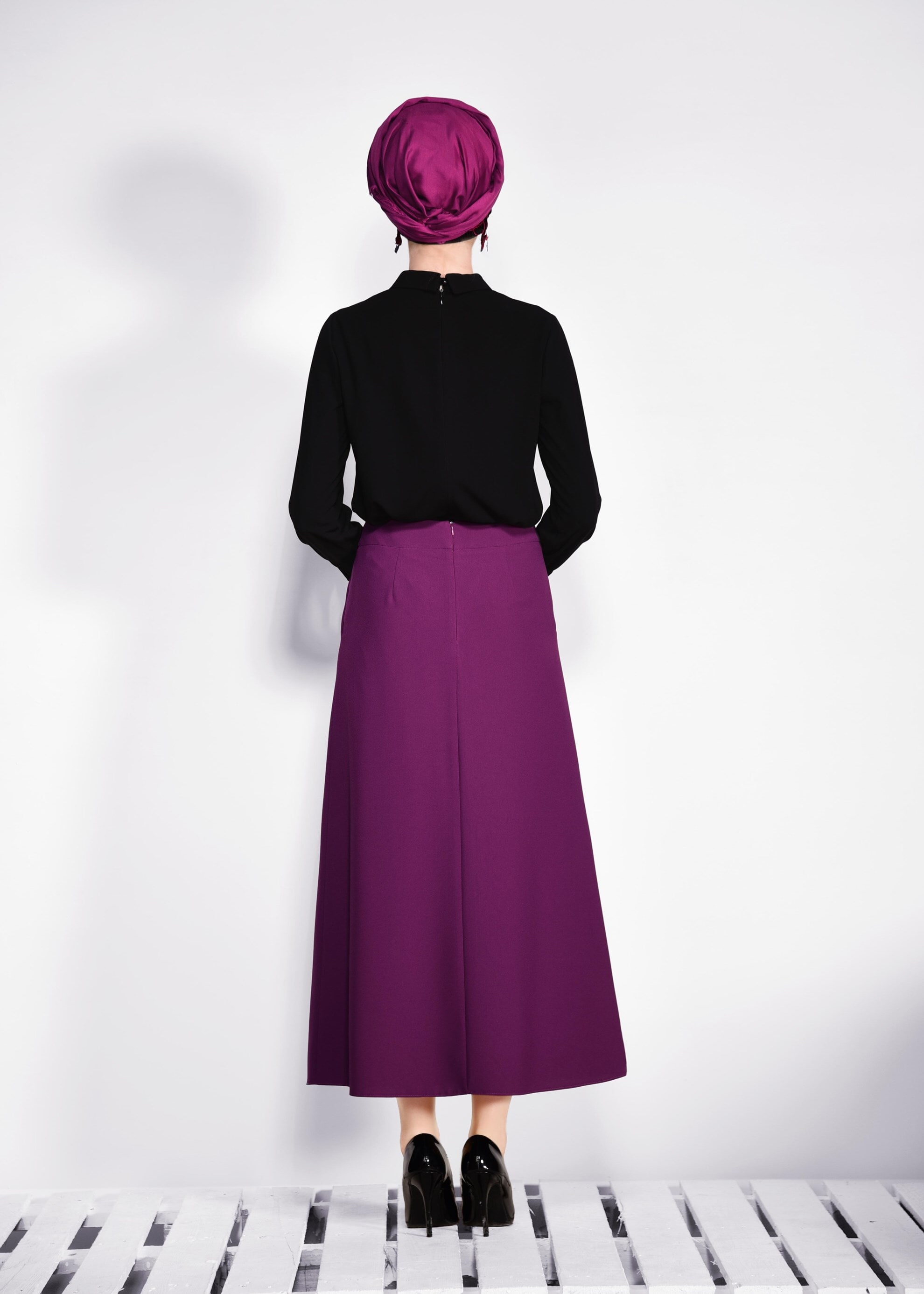 Tesettür giyim MOR NAKIŞ DETAYLI ETEK 6176