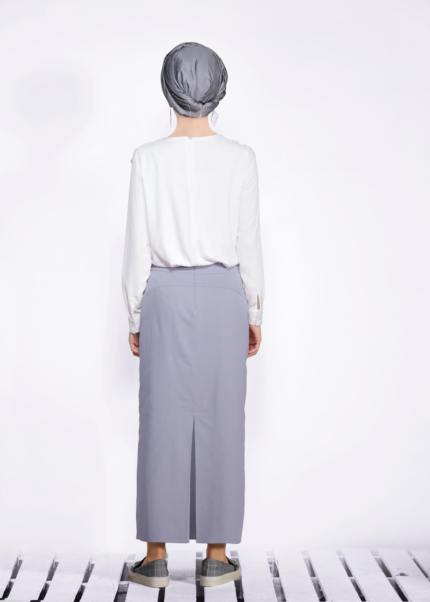 Tesettür giyim GRİ FERMUAR DETAYLI ETEK 6179