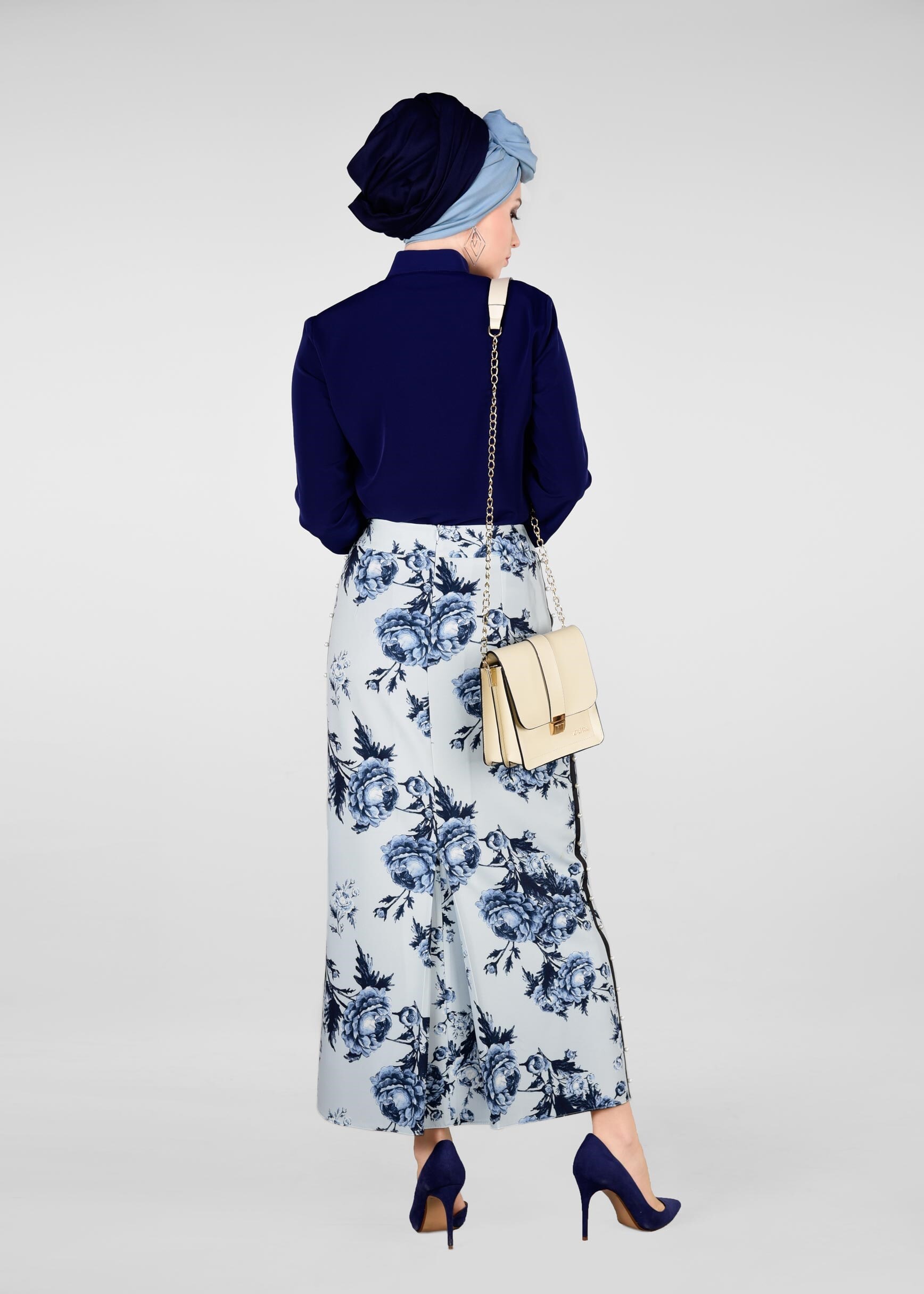 Tesettür giyim MAVİ ÇİÇEK DESENLİ İNCİLİ ETEK 6180