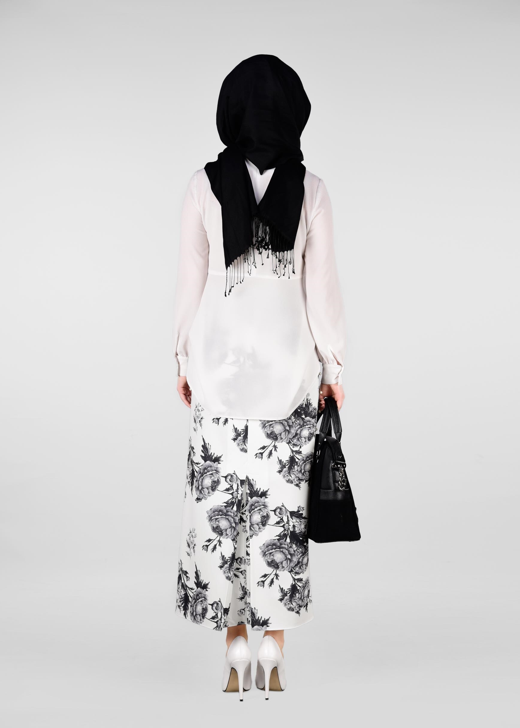 Tesettür giyim GRİ ÇİÇEK DESENLİ İNCİLİ ETEK 6180