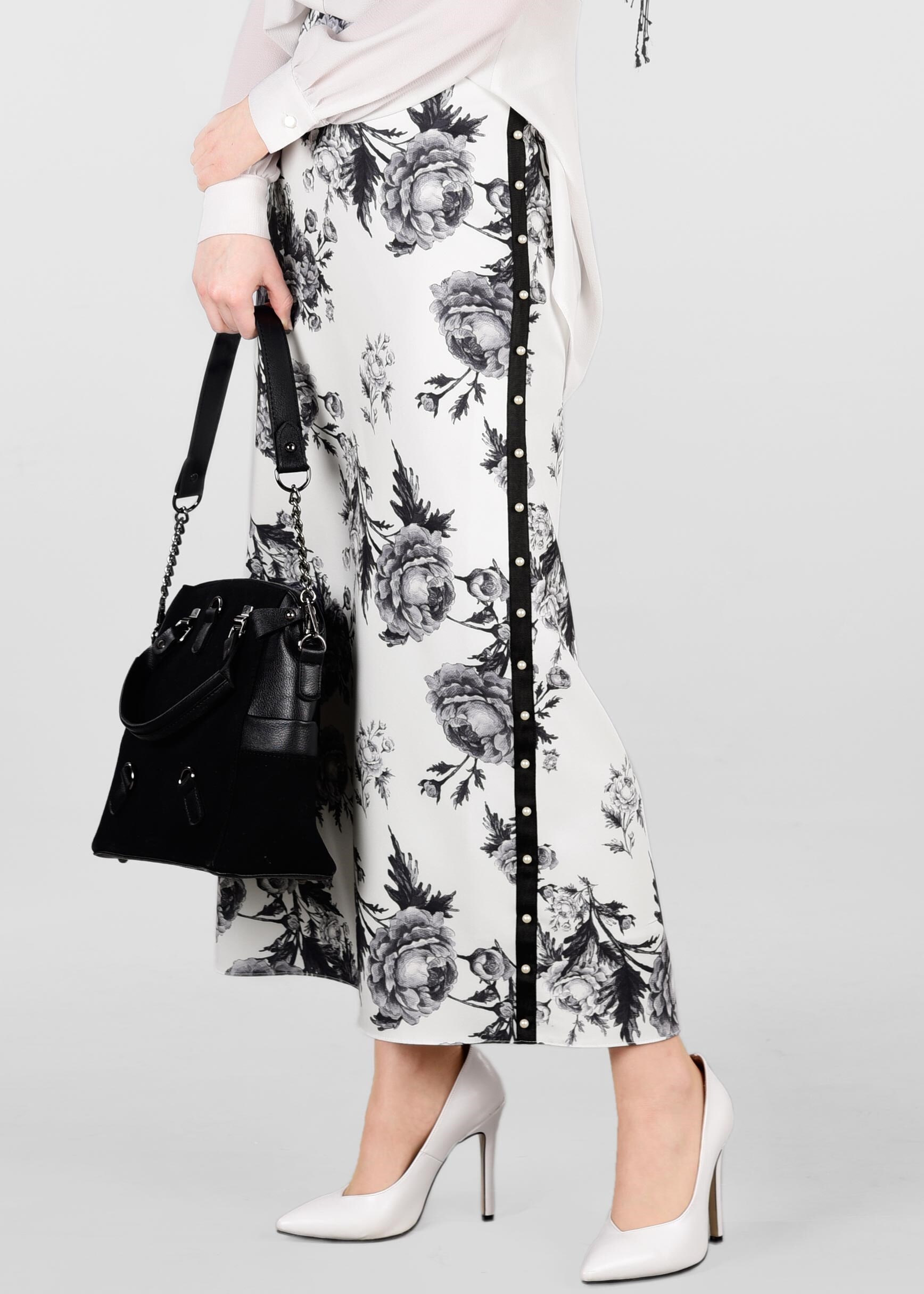 Tesettür giyim GRİ ÇİÇEK DESENLİ İNCİLİ ETEK 6180