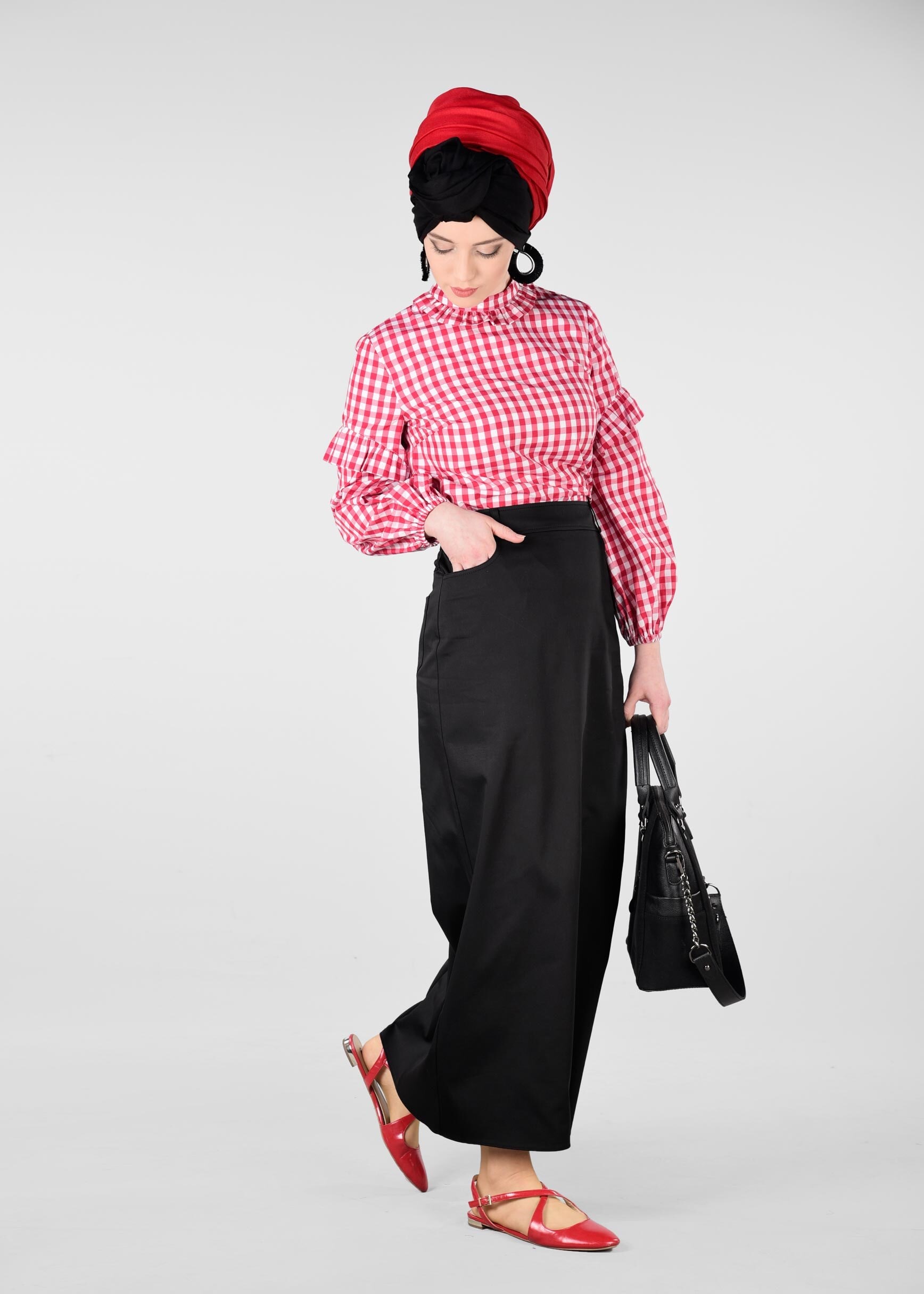 Tesettür giyim SİYAH GİZLİ YIRTMAÇLI DÜZ ETEK 6181