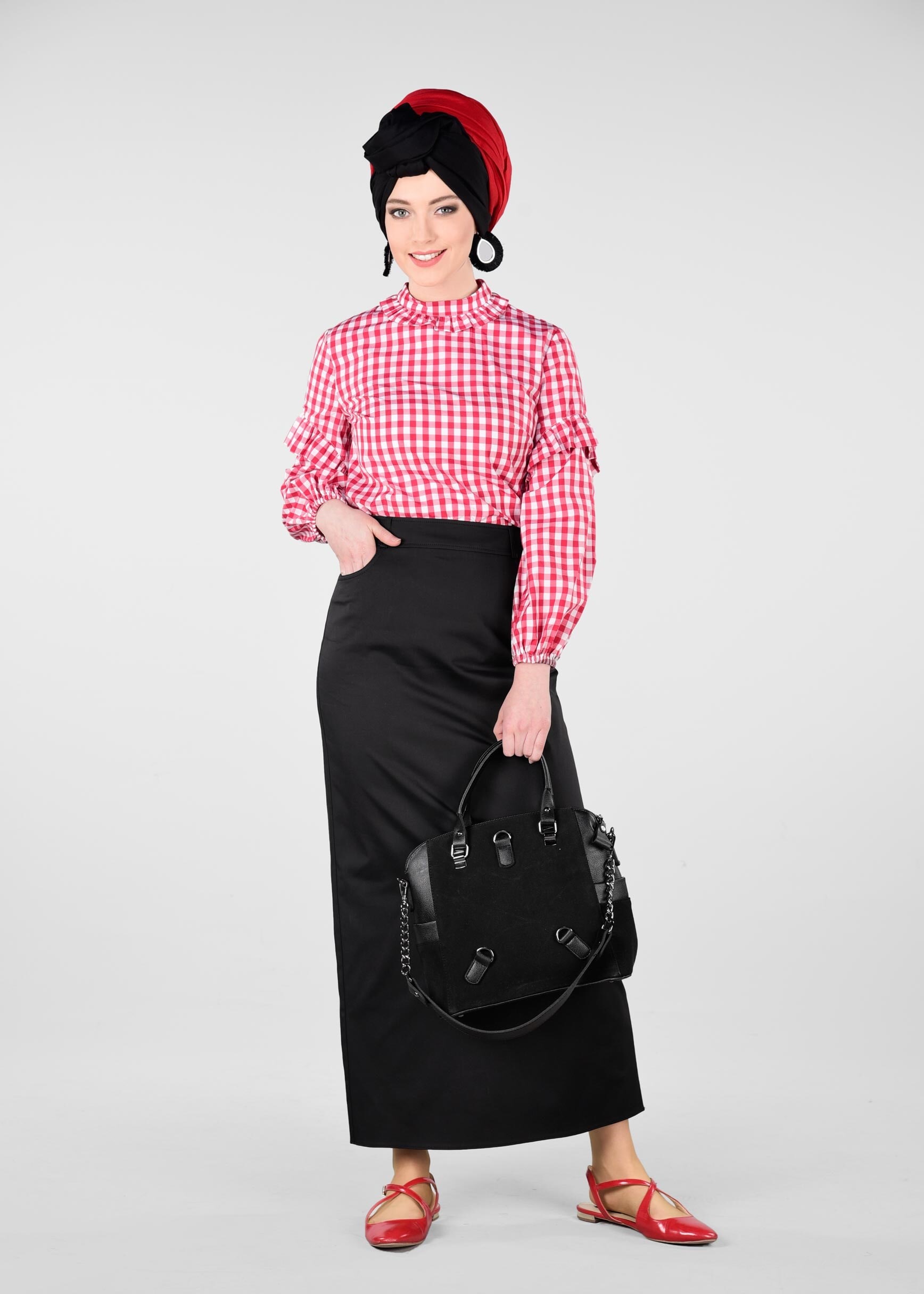 Tesettür giyim SİYAH GİZLİ YIRTMAÇLI DÜZ ETEK 6181