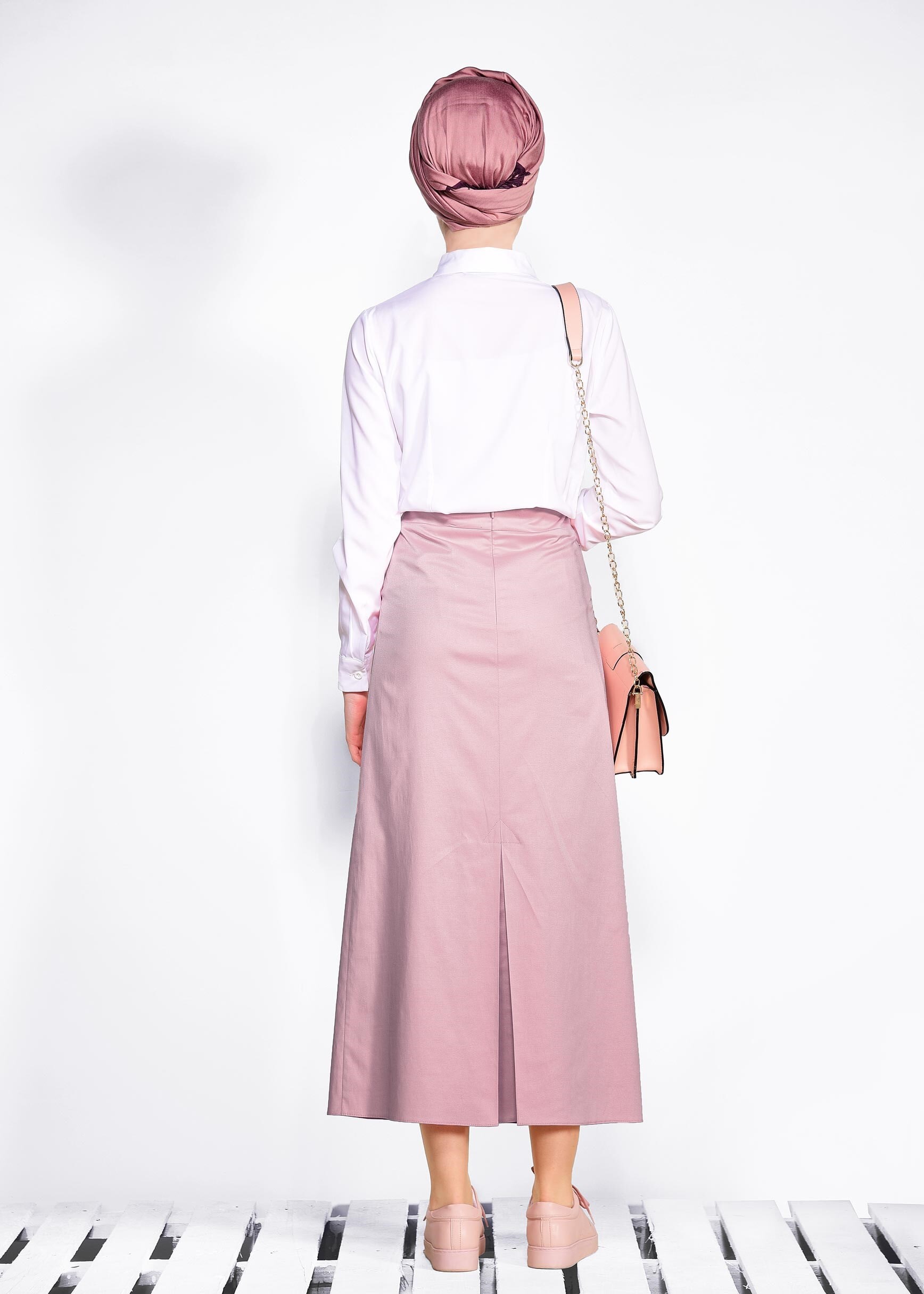Tesettür giyim PUDRA DÜĞME DETAYLI ETEK 6182