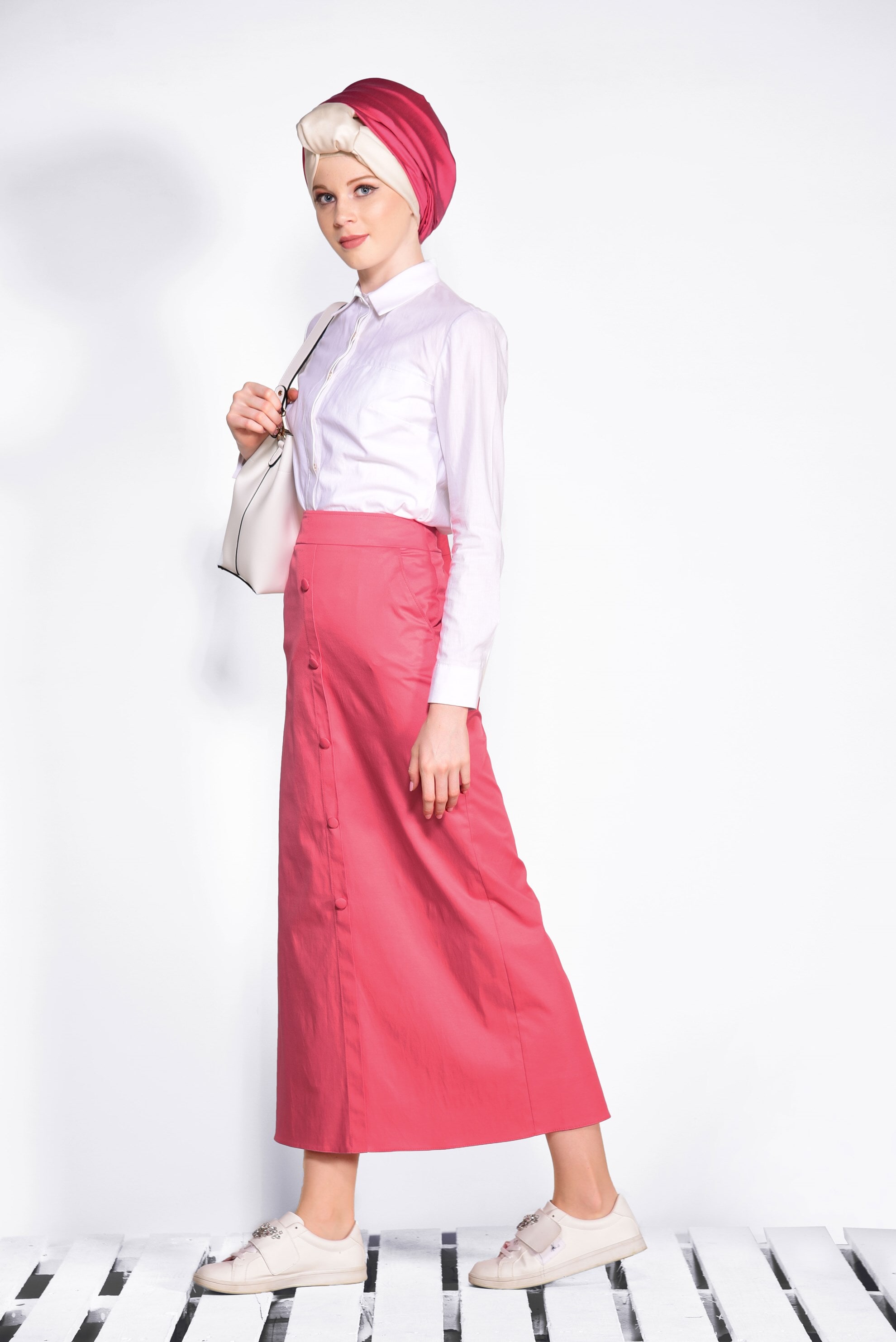 Tesettür giyim MERCAN DÜĞME DETAYLI ETEK 6182