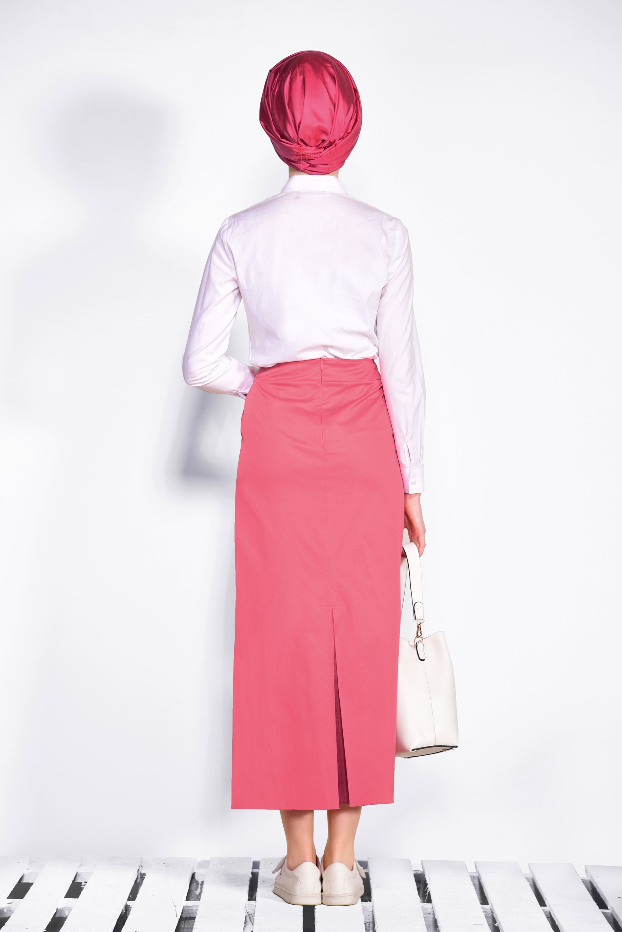 Tesettür giyim MERCAN DÜĞME DETAYLI ETEK 6182