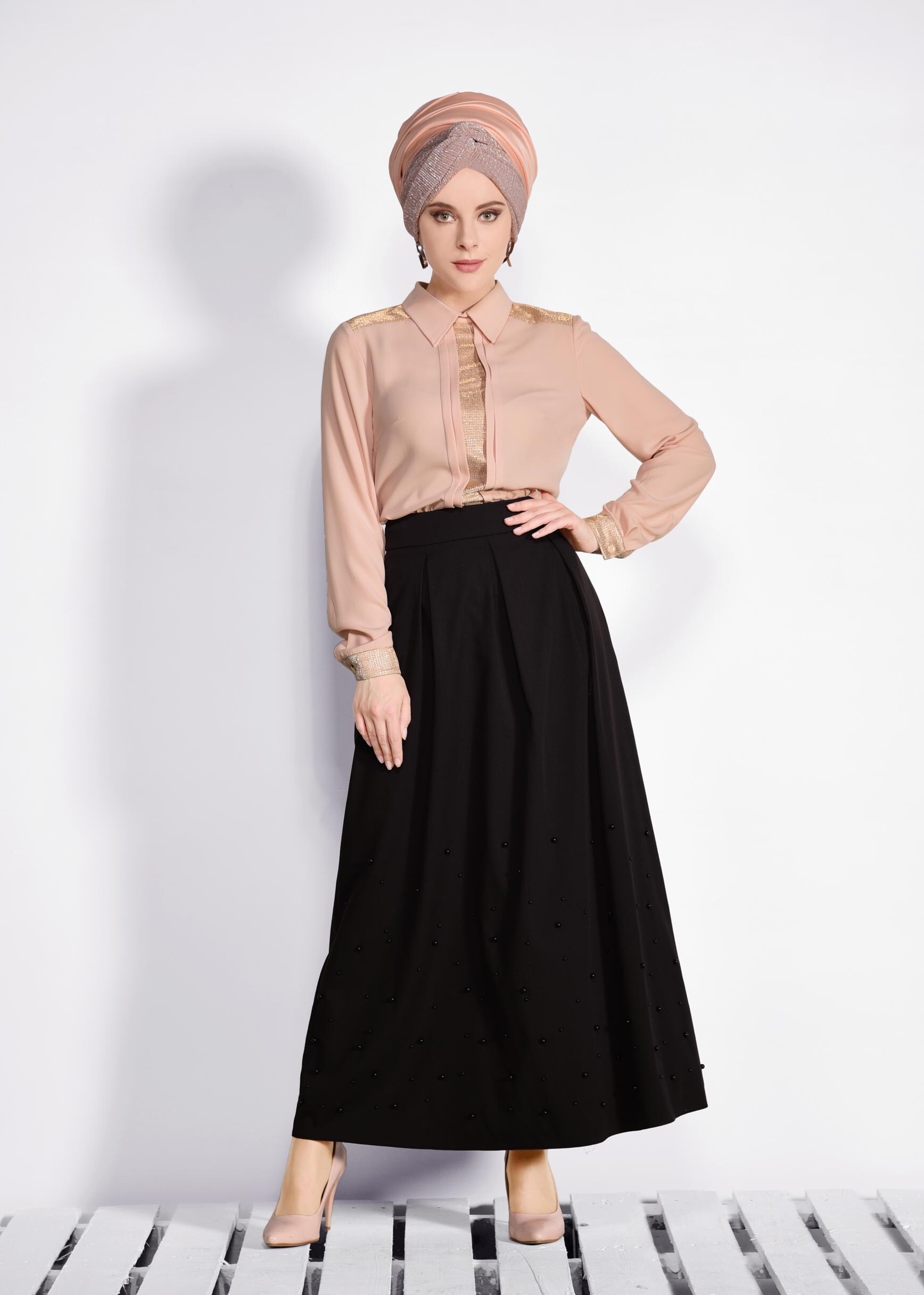 Tesettür giyim SİYAH İNCİLİ PİLELİ ETEK 6187