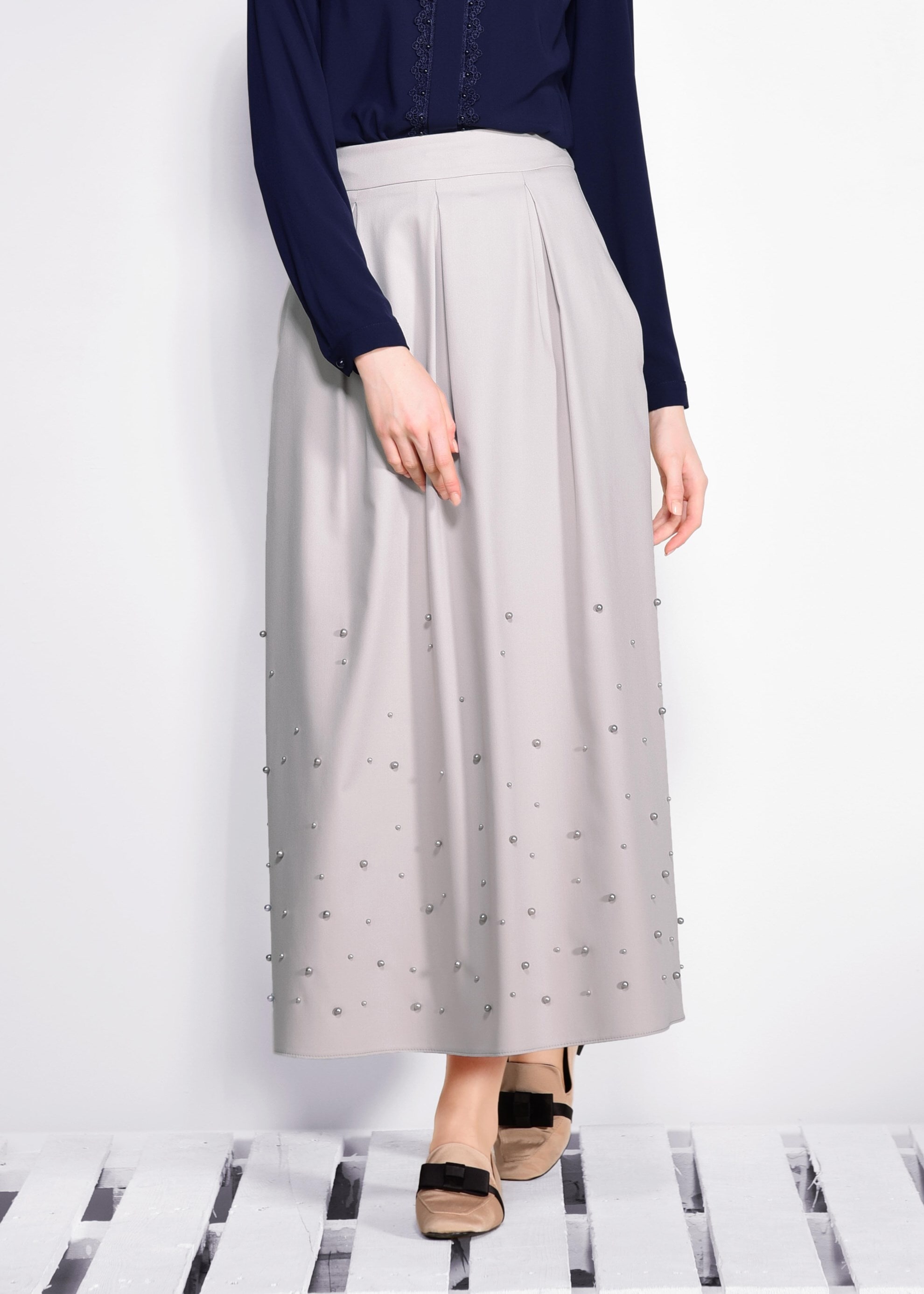 Tesettür giyim BEJ İNCİLİ PİLELİ ETEK 6187