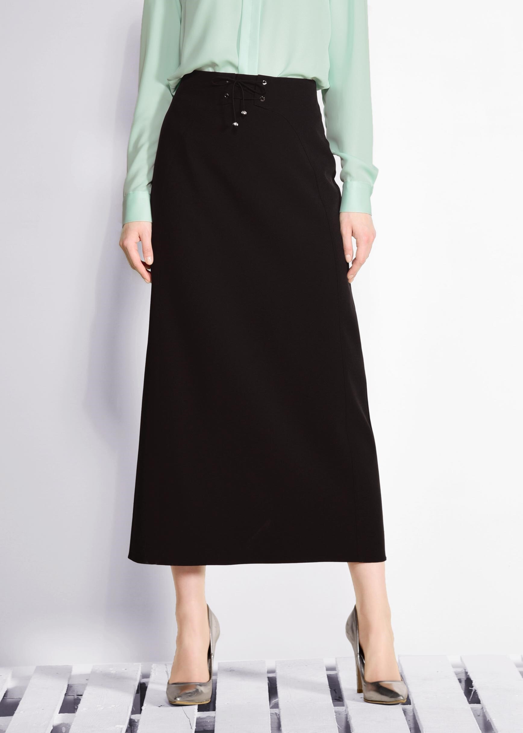 Tesettür giyim SİYAH BAĞCIK DETAYLI GİZLİ YIRTMAÇLI ETEK 6188