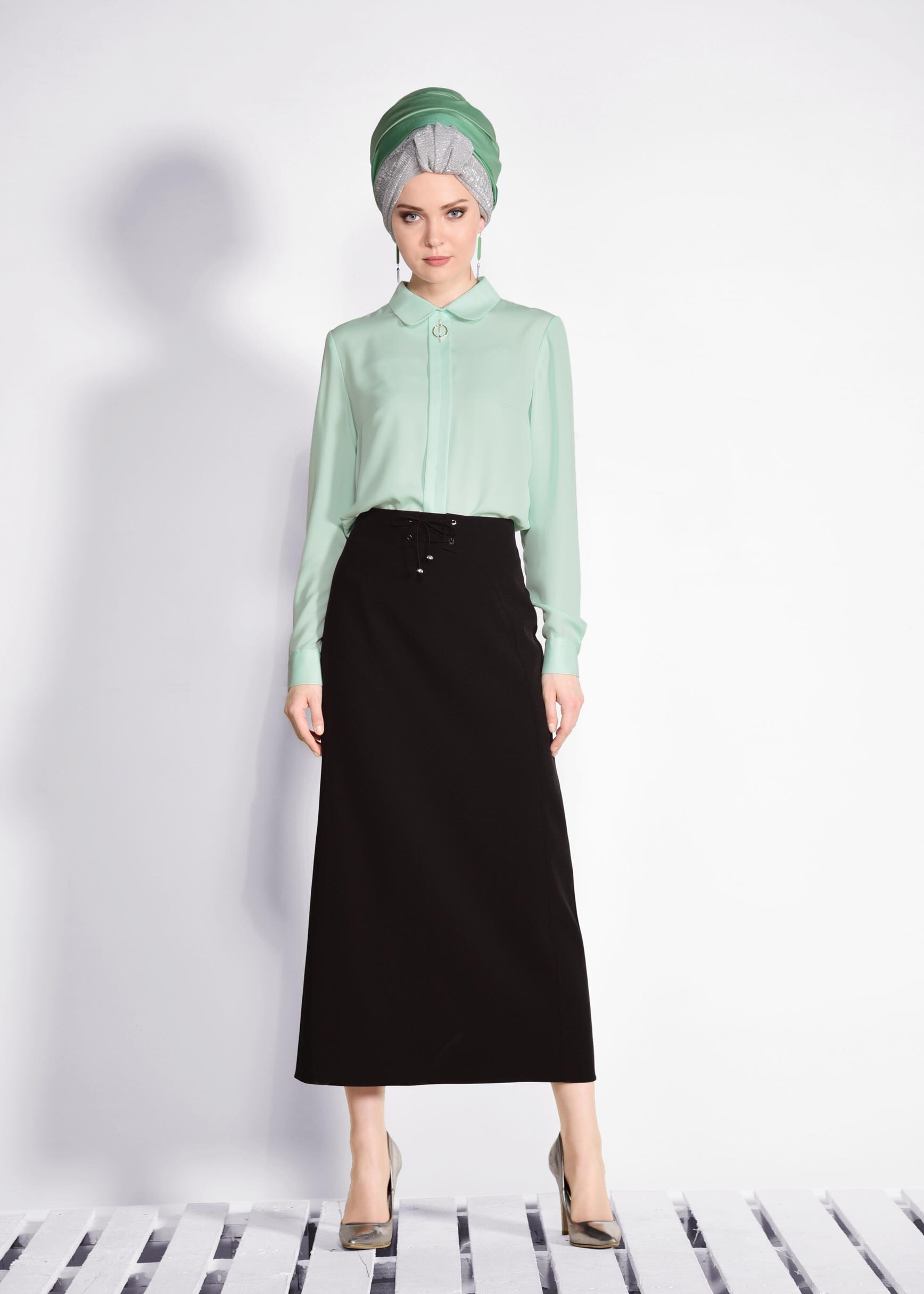 Tesettür giyim SİYAH BAĞCIK DETAYLI GİZLİ YIRTMAÇLI ETEK 6188