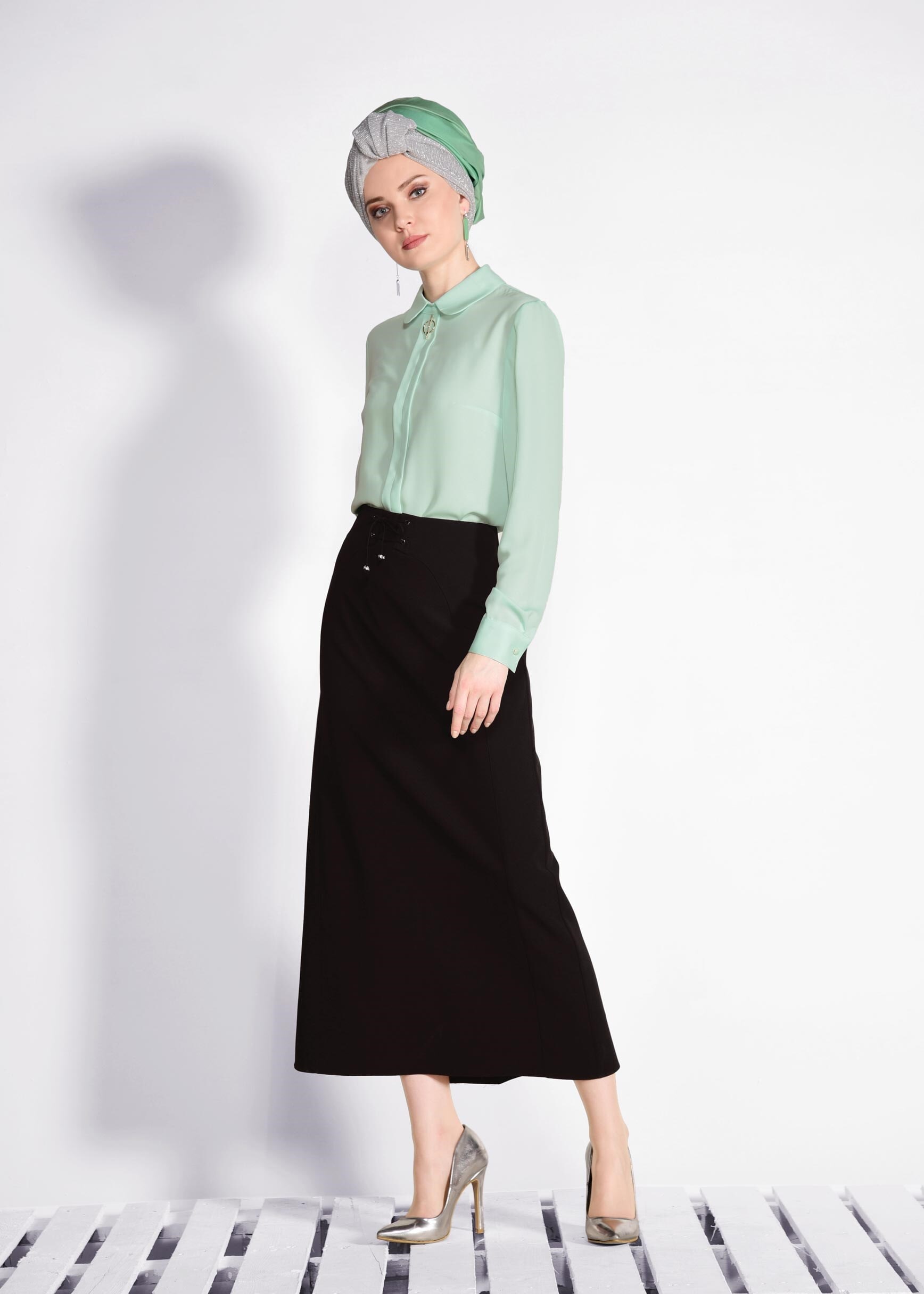 Tesettür giyim SİYAH BAĞCIK DETAYLI GİZLİ YIRTMAÇLI ETEK 6188