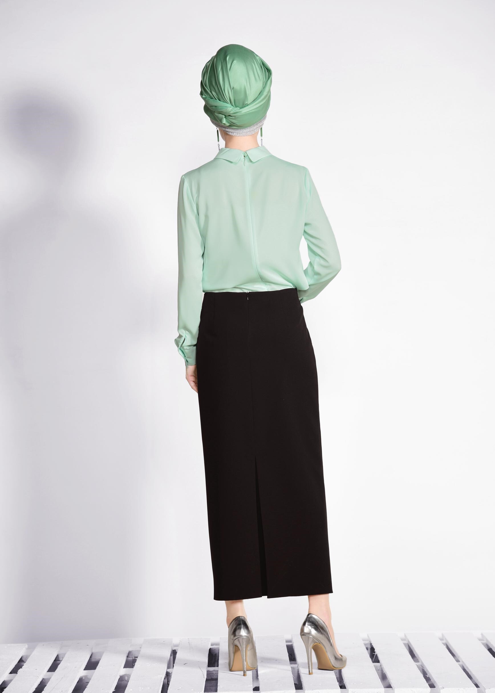 Tesettür giyim SİYAH BAĞCIK DETAYLI GİZLİ YIRTMAÇLI ETEK 6188