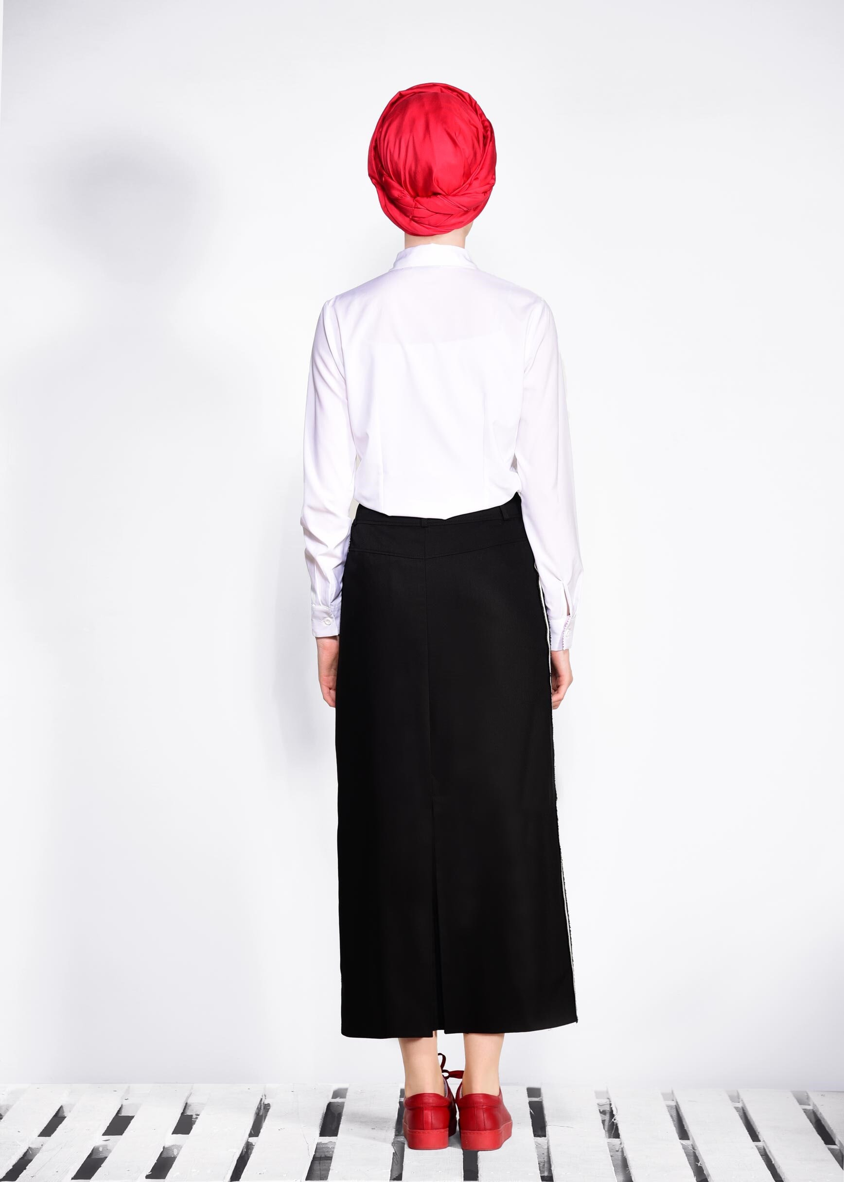 Tesettür giyim SİYAH YANLARI SİM ŞERİTLİ ETEK 6199