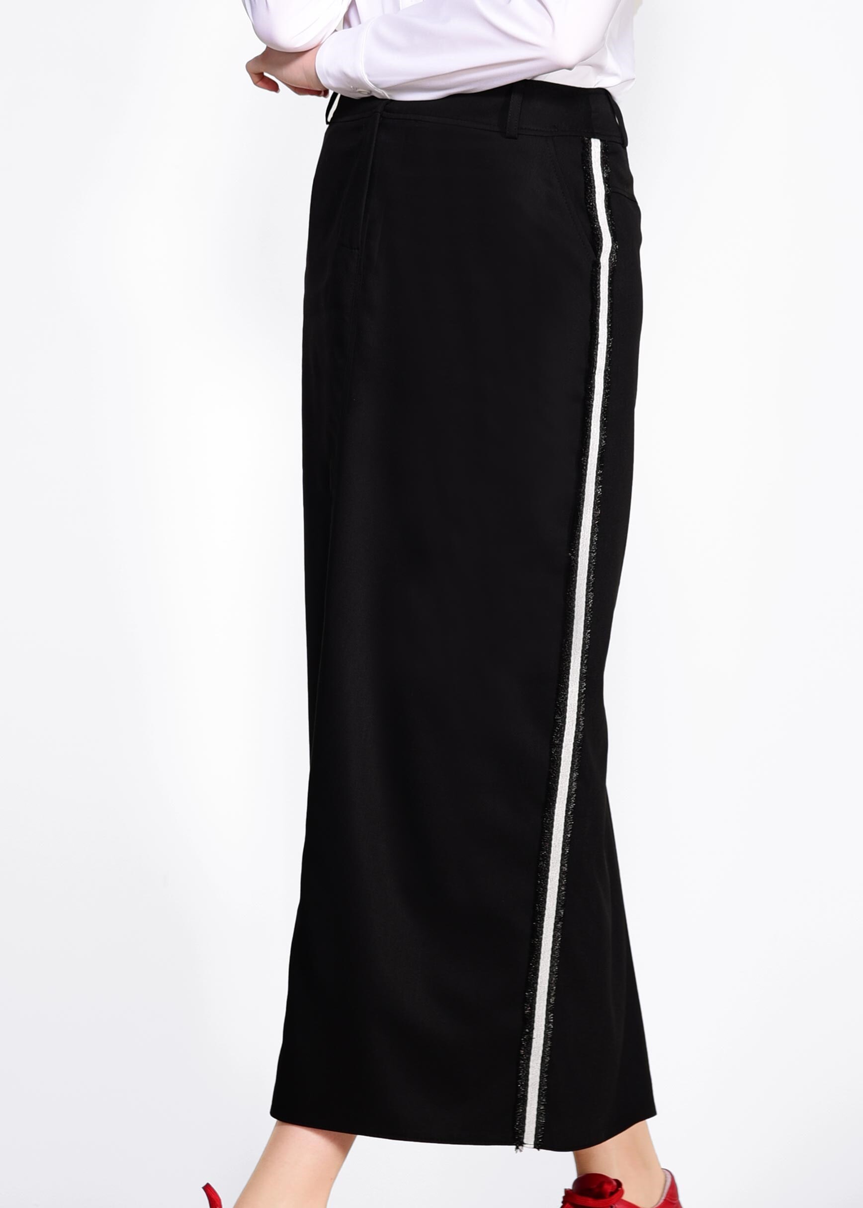 Tesettür giyim SİYAH YANLARI SİM ŞERİTLİ ETEK 6199