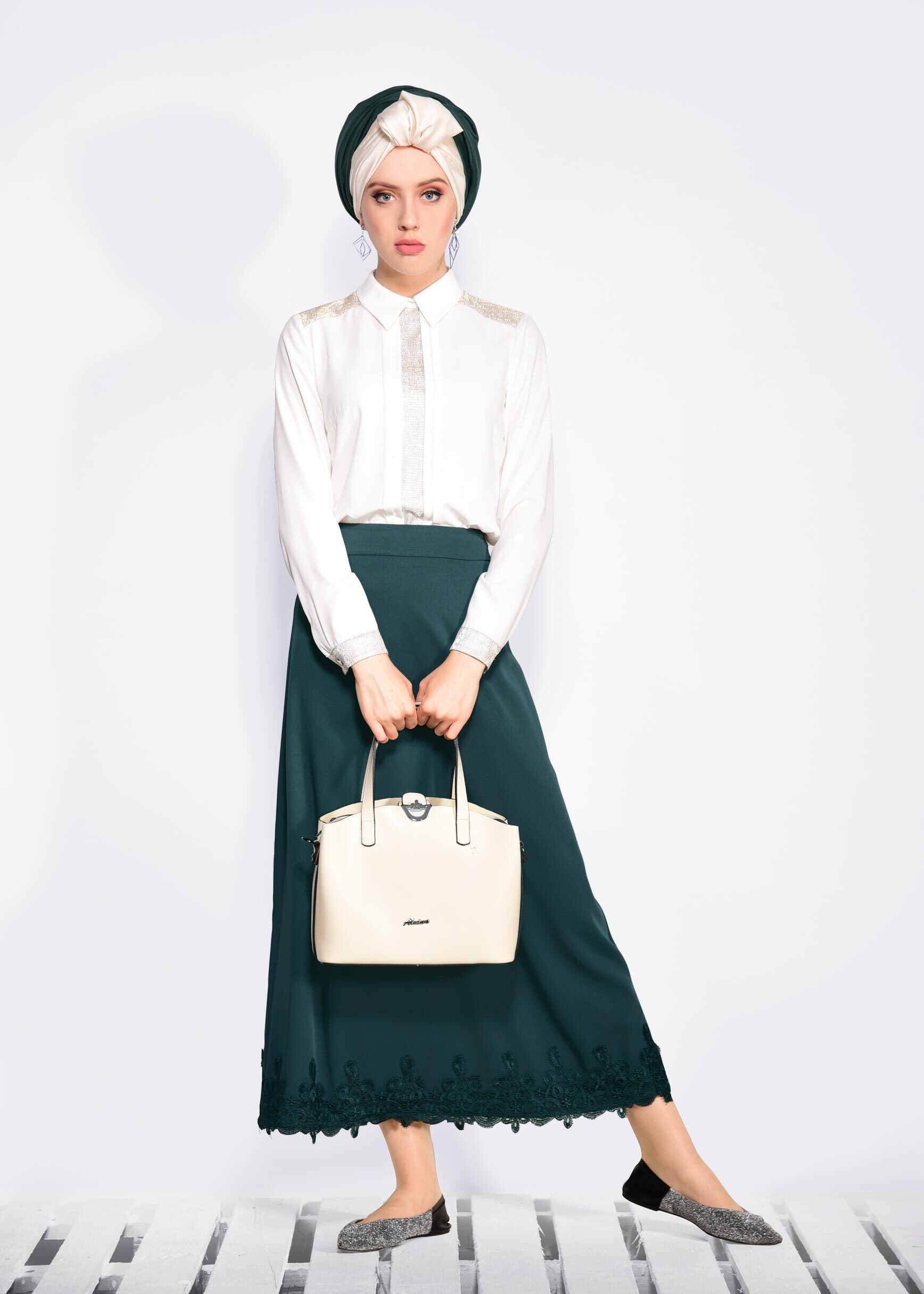 Tesettür giyim YEŞİL ETEK UCU DANTELLİ ETEK 6201