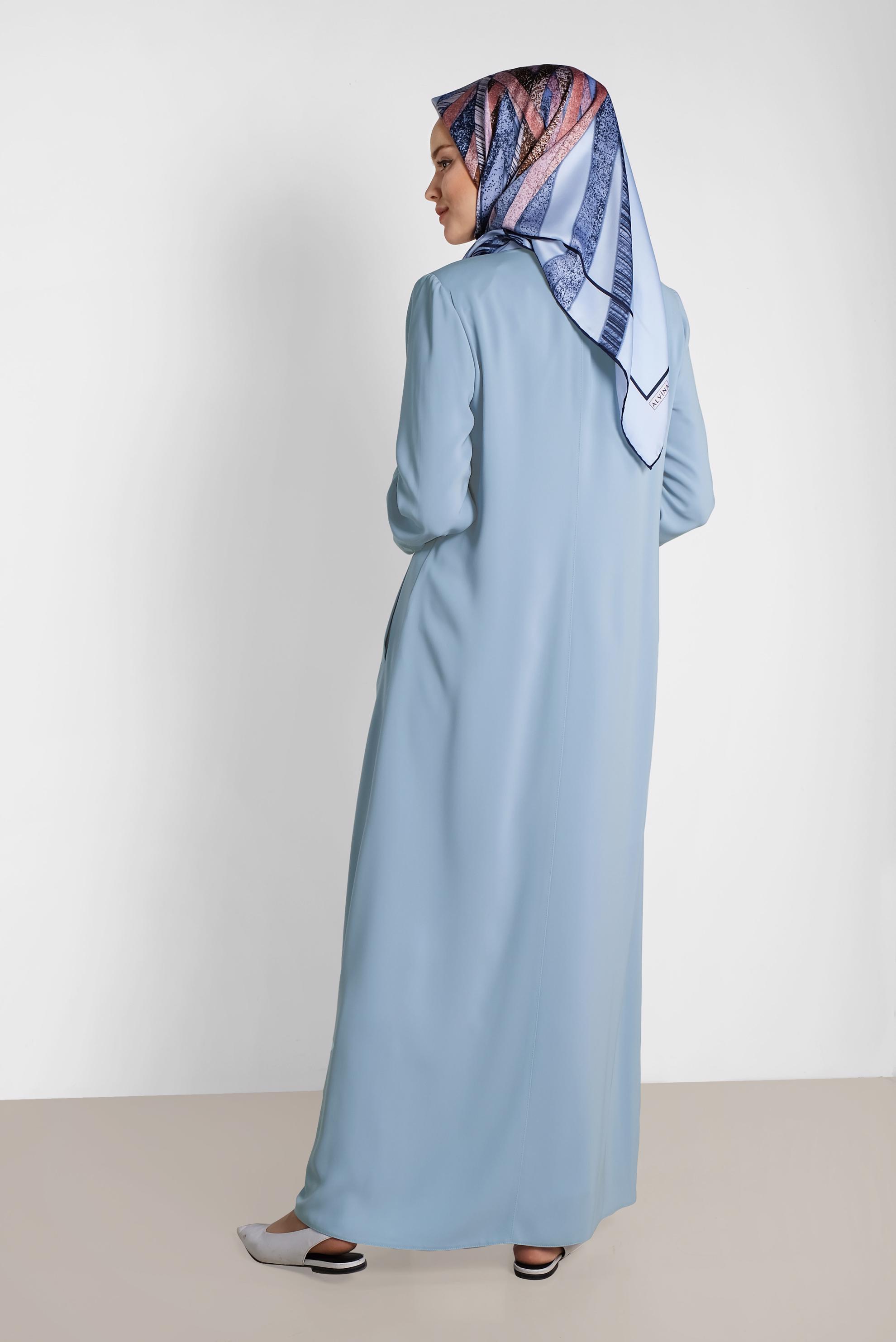 Tesettür giyim MAVİ SİMLİ FERMUARLI FERACE 8277 