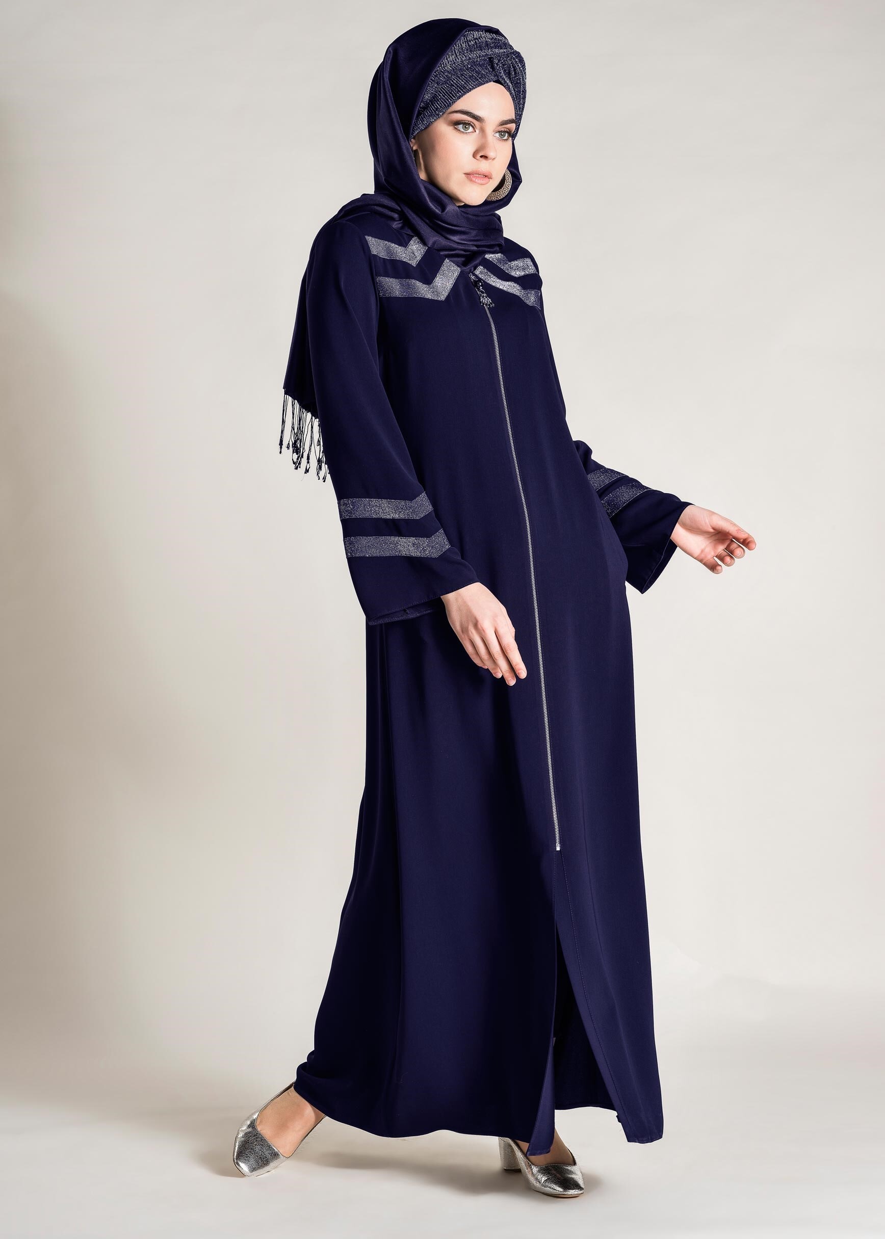 Tesettür giyim LACİVERT SİMLİ FERMUARLI FERACE 8277 