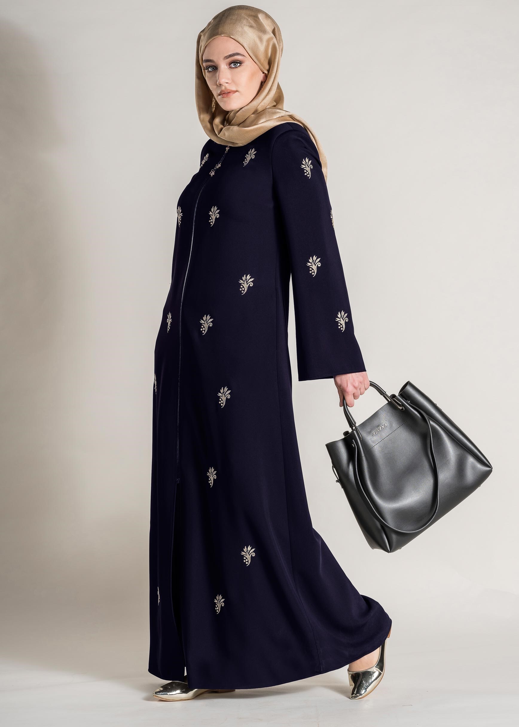 Tesettür giyim LACİVERT NAKIŞLI FERMUARLI FERACE 8280 