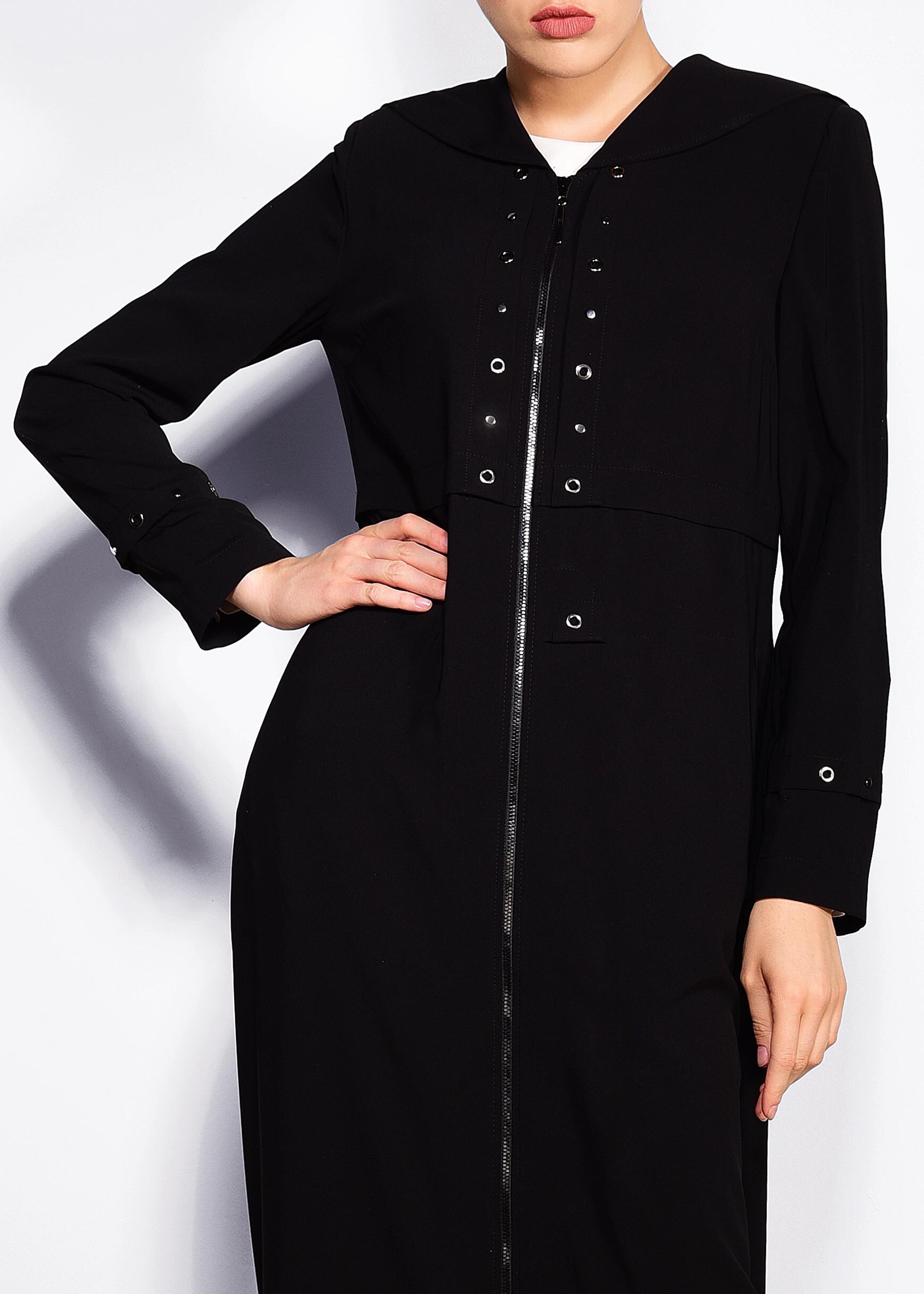 Tesettür giyim SİYAH KAPÜŞONLU VE FERMUARLI FERACE 8288