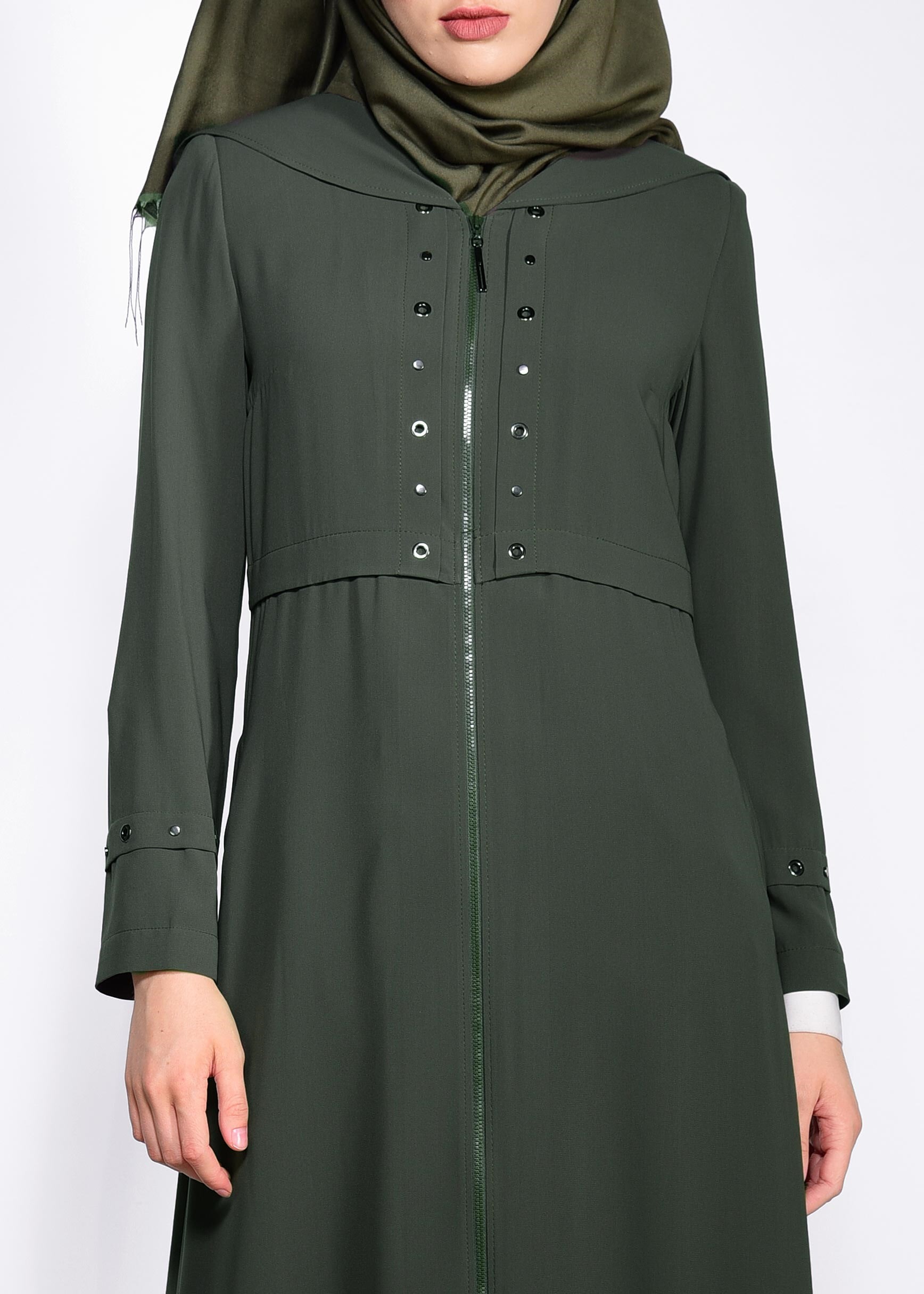 Tesettür giyim HAKİ KAPÜŞONLU VE FERMUARLI FERACE 8288