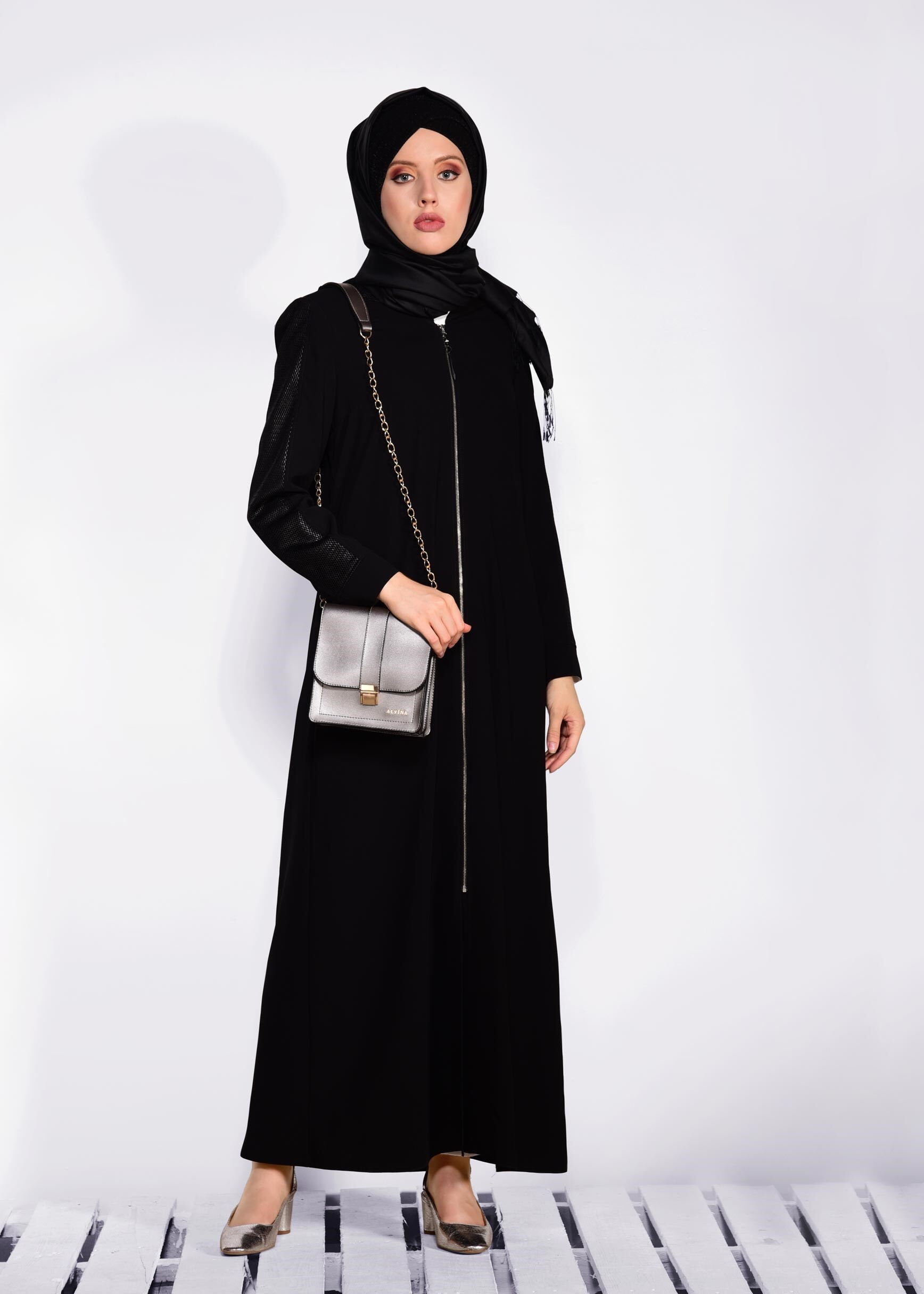 Tesettür giyim SİYAH KOLLARI VE KAPÜŞONU FİLE DETAYLI FERACE 8292 