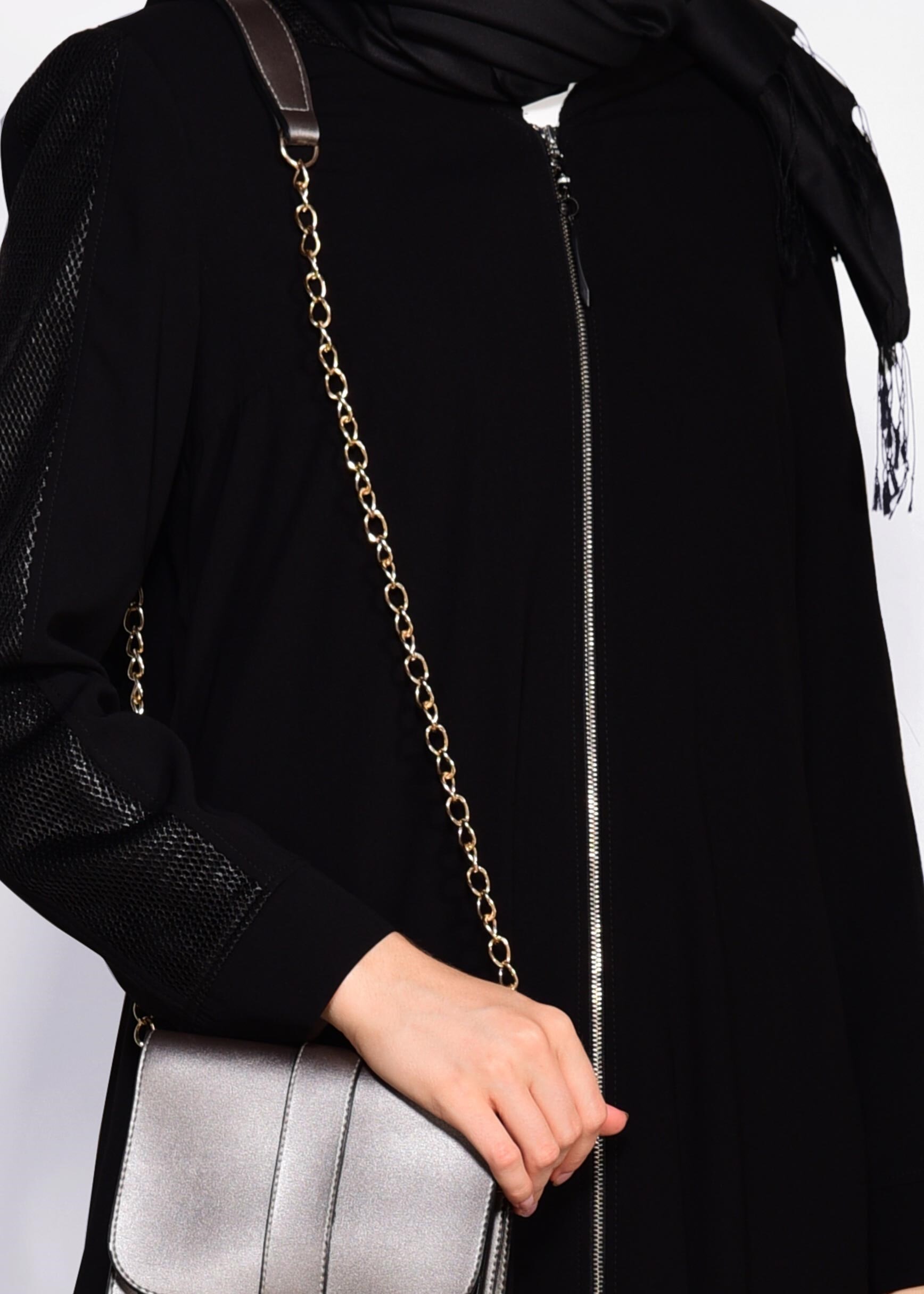 Tesettür giyim SİYAH KOLLARI VE KAPÜŞONU FİLE DETAYLI FERACE 8292 