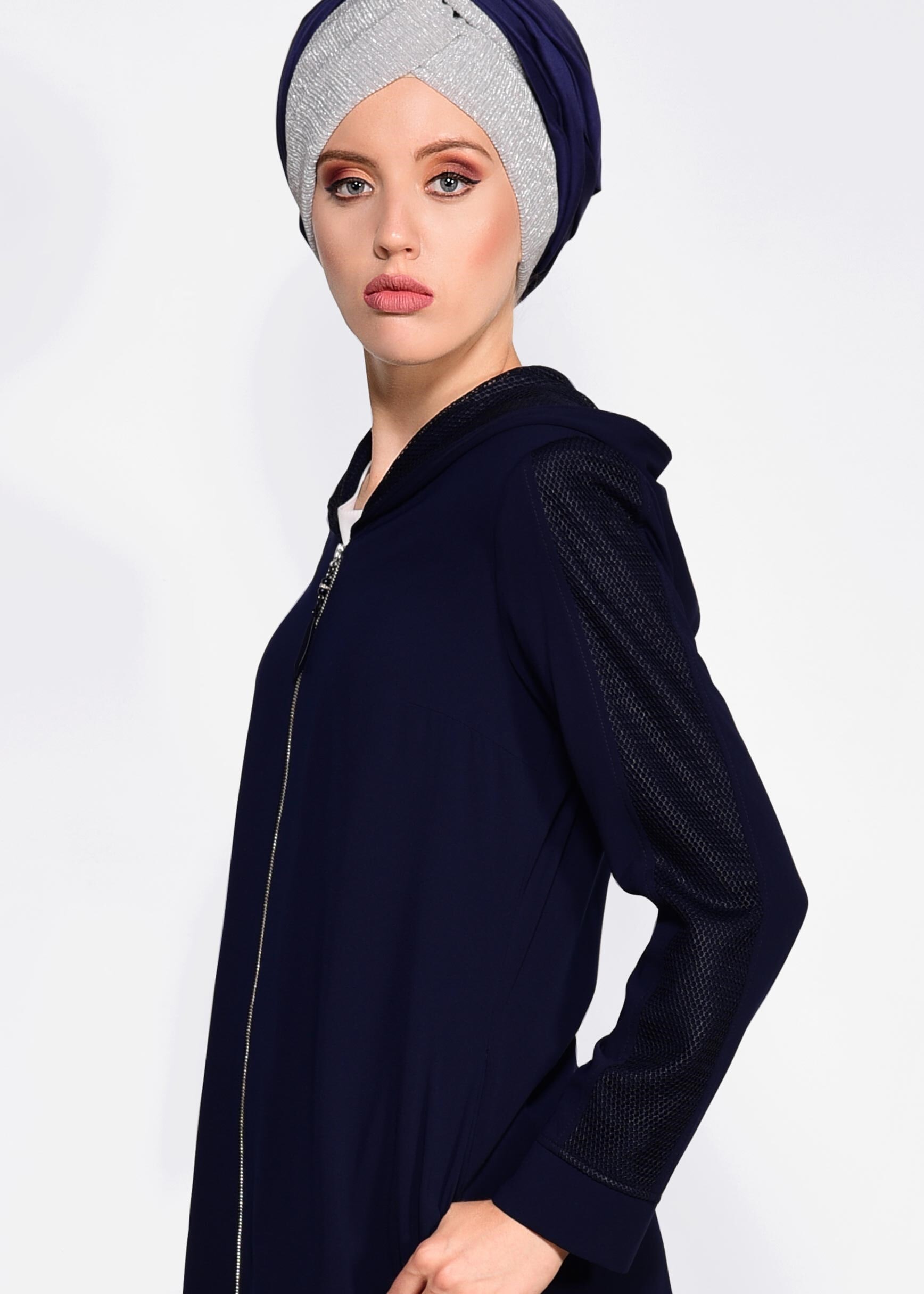 Tesettür giyim LACİVERT KOLLARI VE KAPÜŞONU FİLE DETAYLI FERACE 8292 