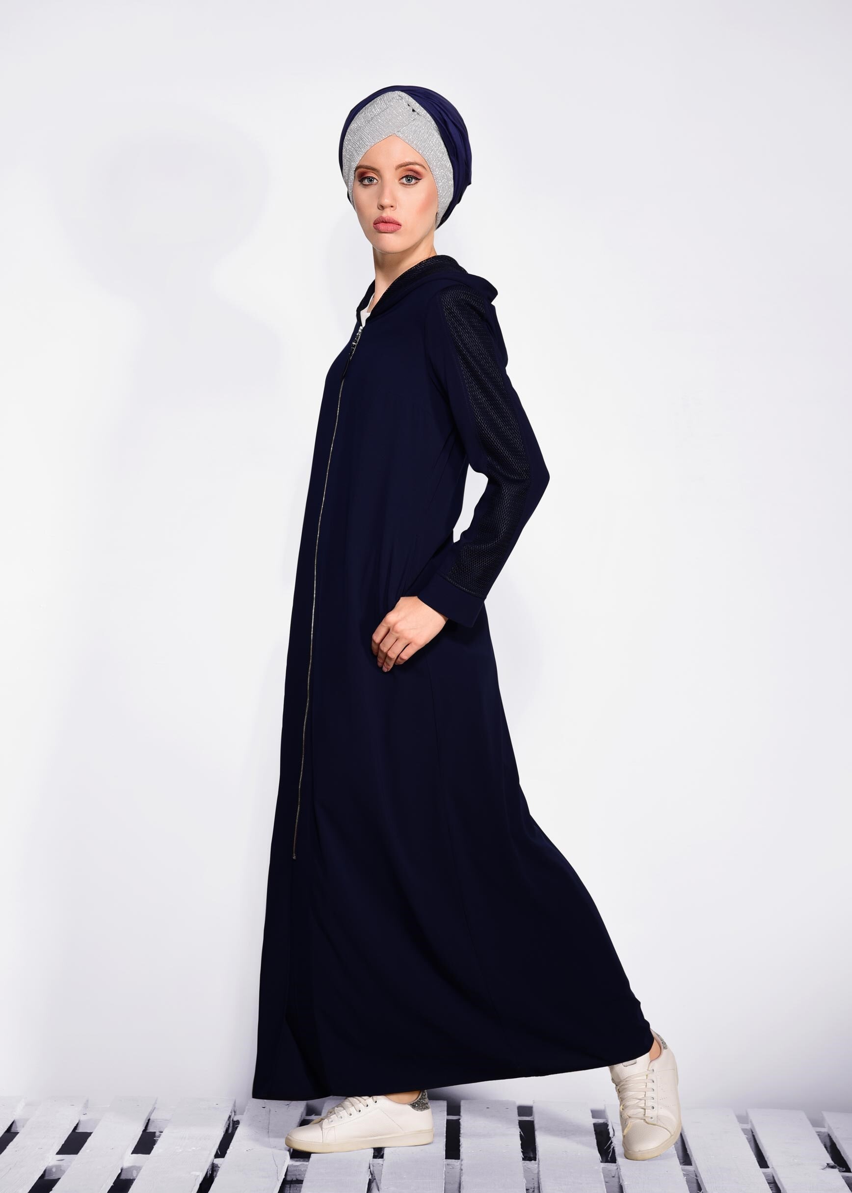 Tesettür giyim LACİVERT KOLLARI VE KAPÜŞONU FİLE DETAYLI FERACE 8292 