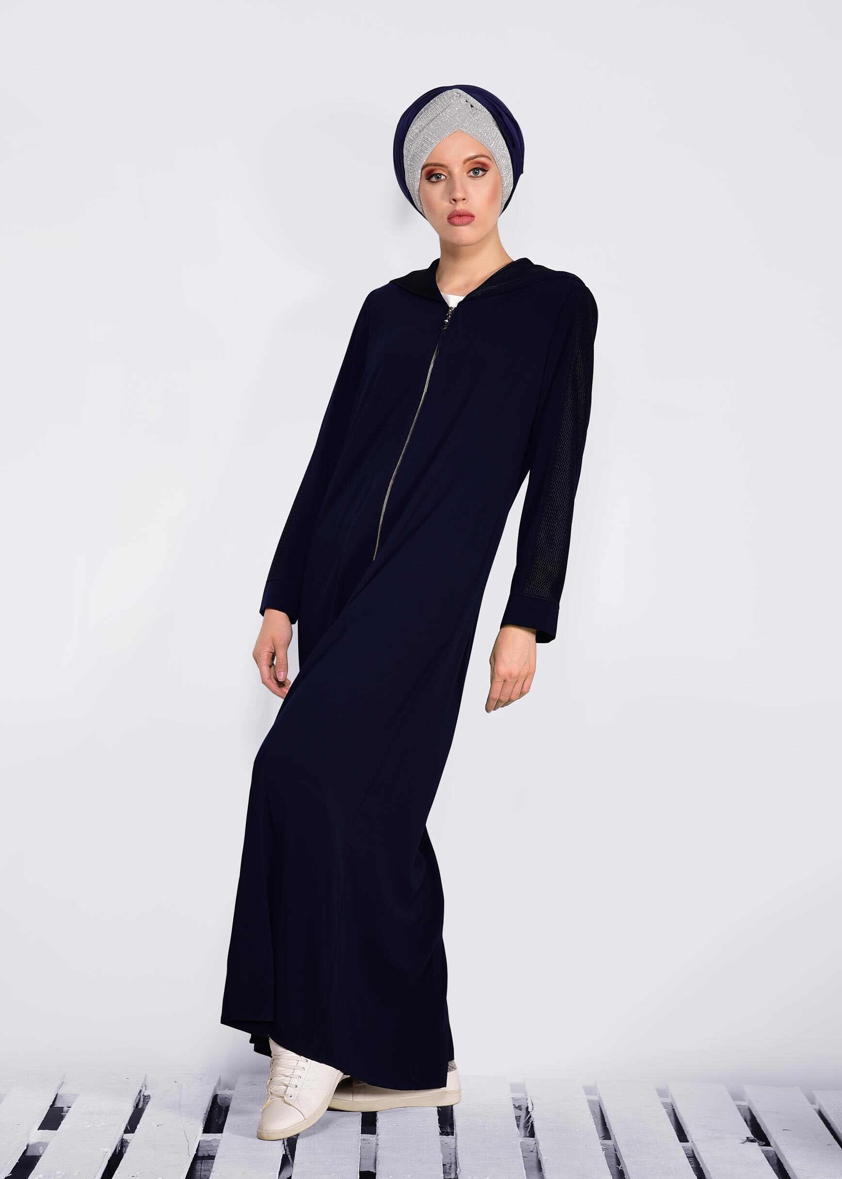 Tesettür giyim LACİVERT KOLLARI VE KAPÜŞONU FİLE DETAYLI FERACE 8292 