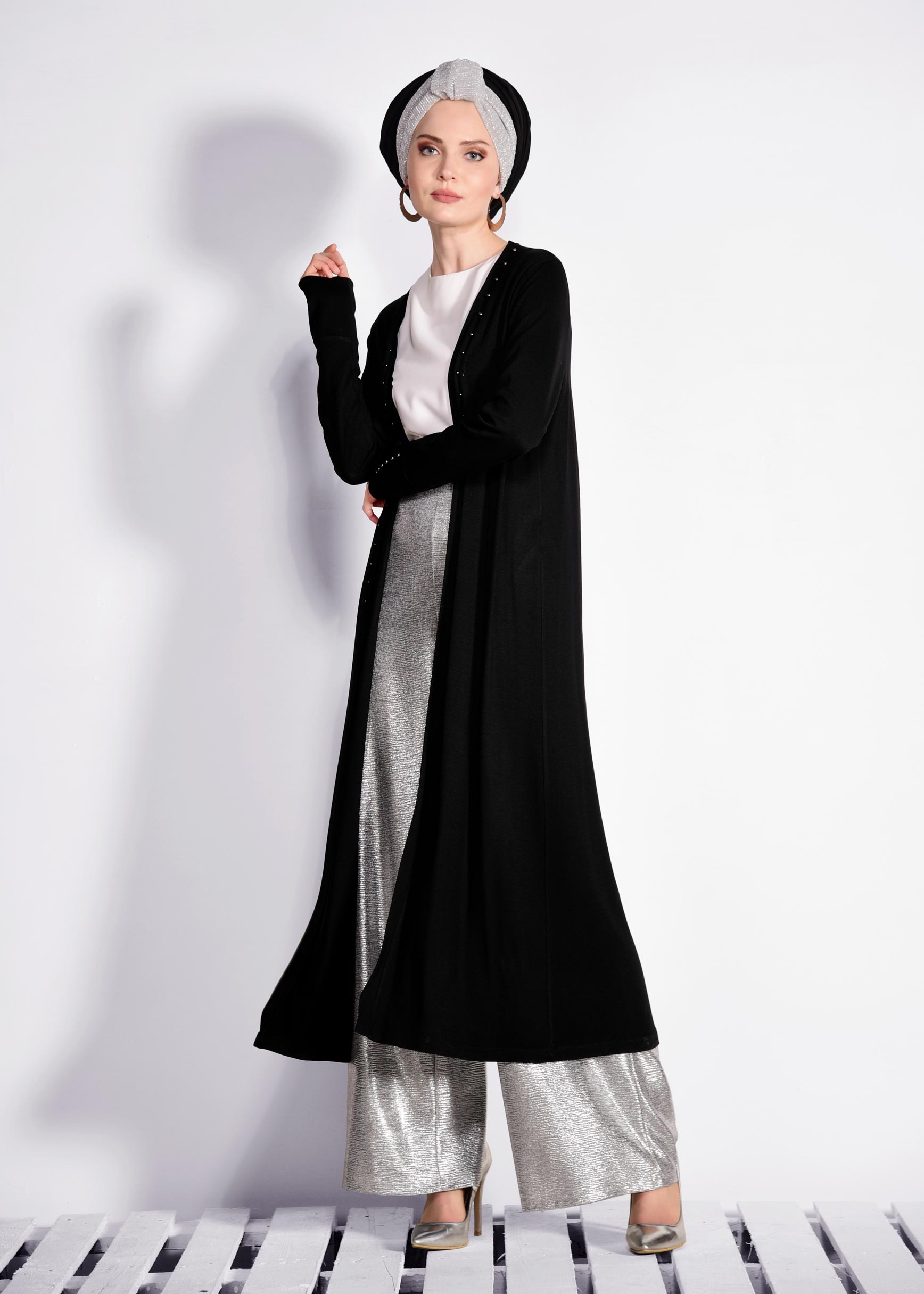 Tesettür giyim SİYAH İNCİ İŞLEMELİ HIRKA 4194