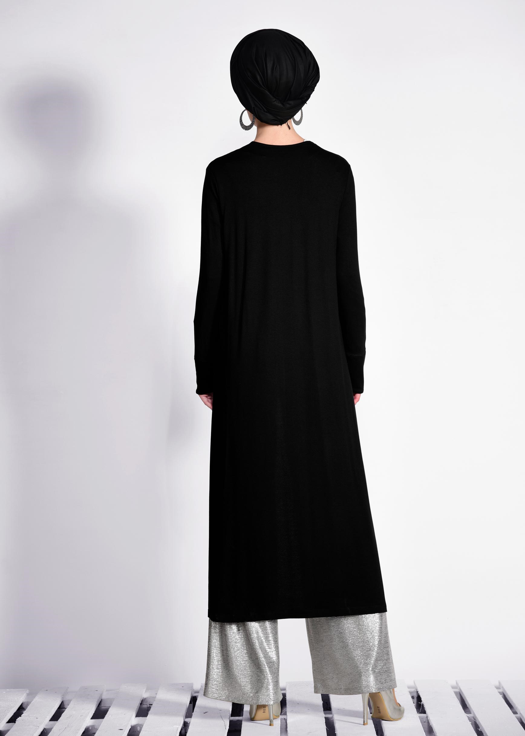 Tesettür giyim SİYAH İNCİ İŞLEMELİ HIRKA 4194