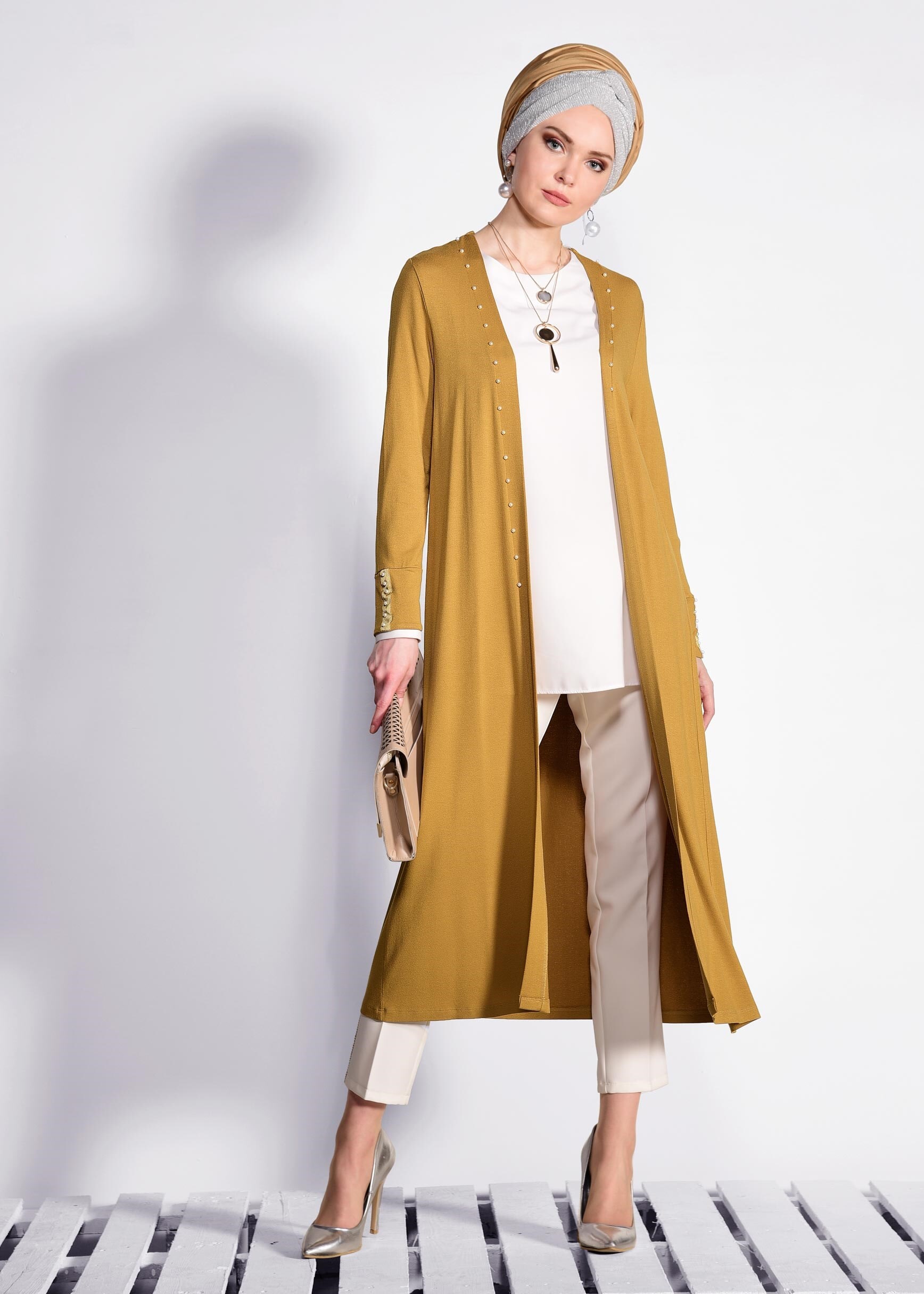 Tesettür giyim SARI İNCİ İŞLEMELİ HIRKA 4194