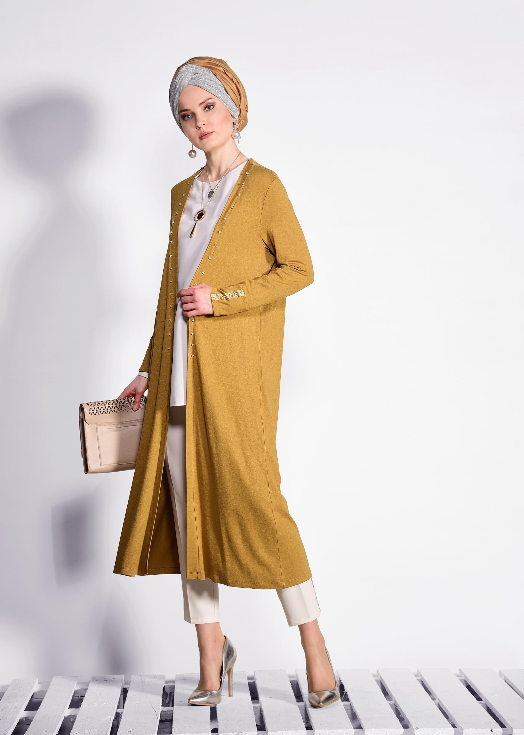 Tesettür giyim SARI İNCİ İŞLEMELİ HIRKA 4194