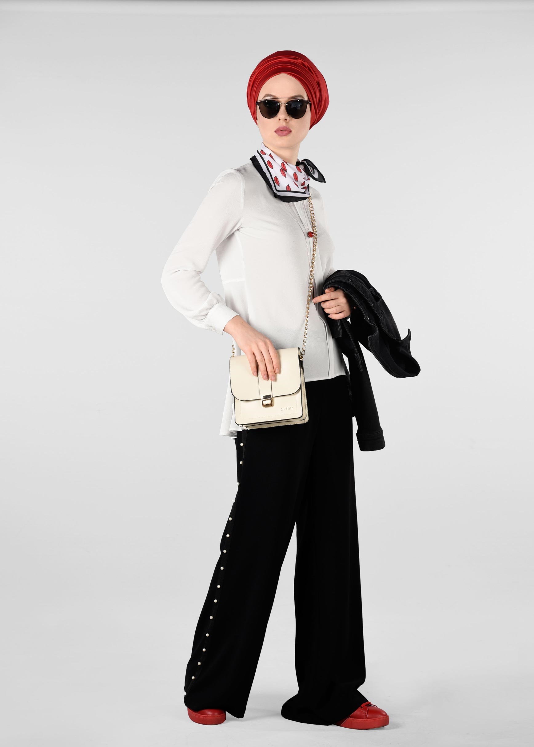 Tesettür giyim SİYAH ŞERİTLİ İNCİ DETAYLI SALAŞ PANTOLON 7293