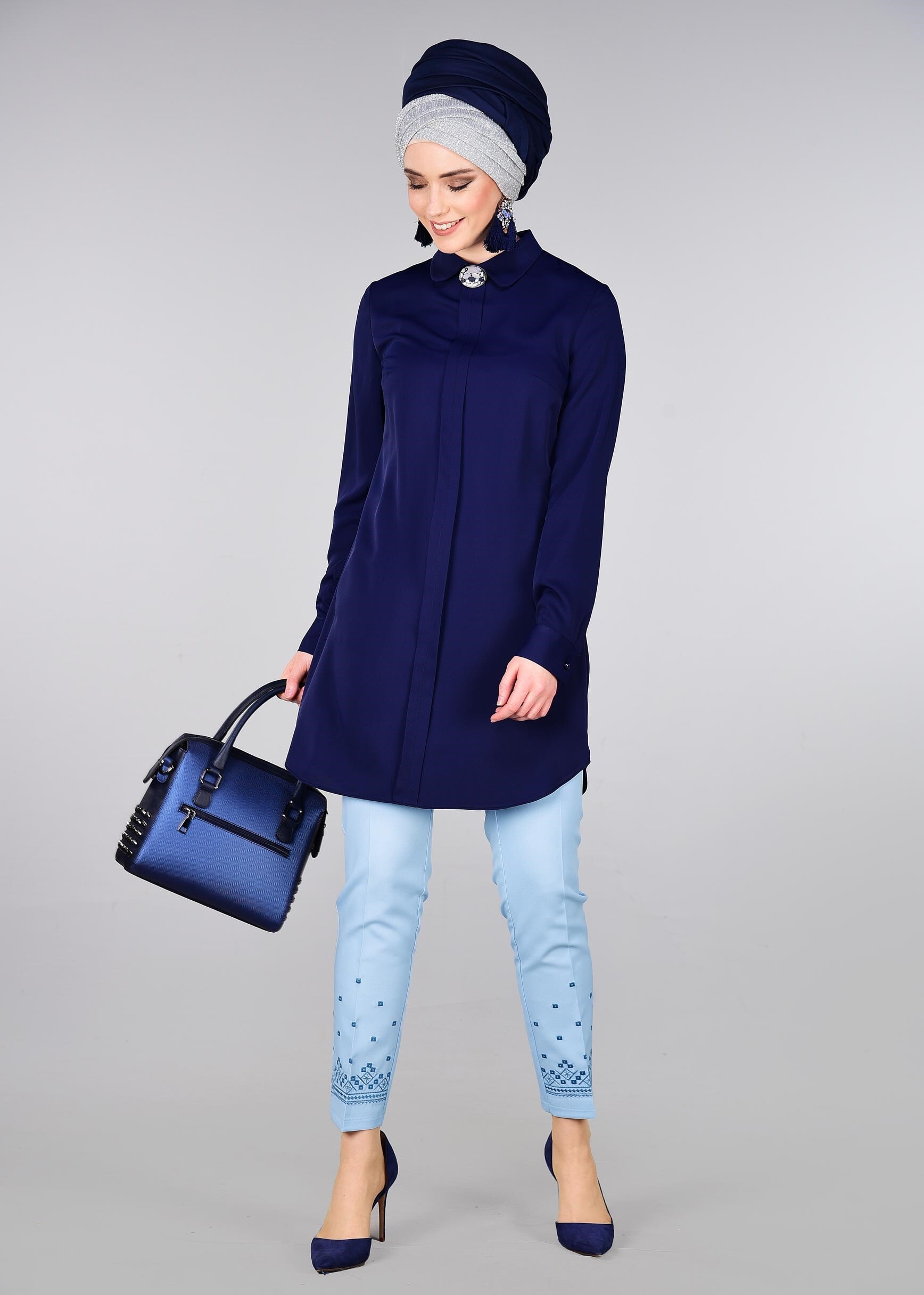 Tesettür giyim MAVİ BİLEK KISMI NAKIŞ İŞLEMELİ PANTOLON 7331