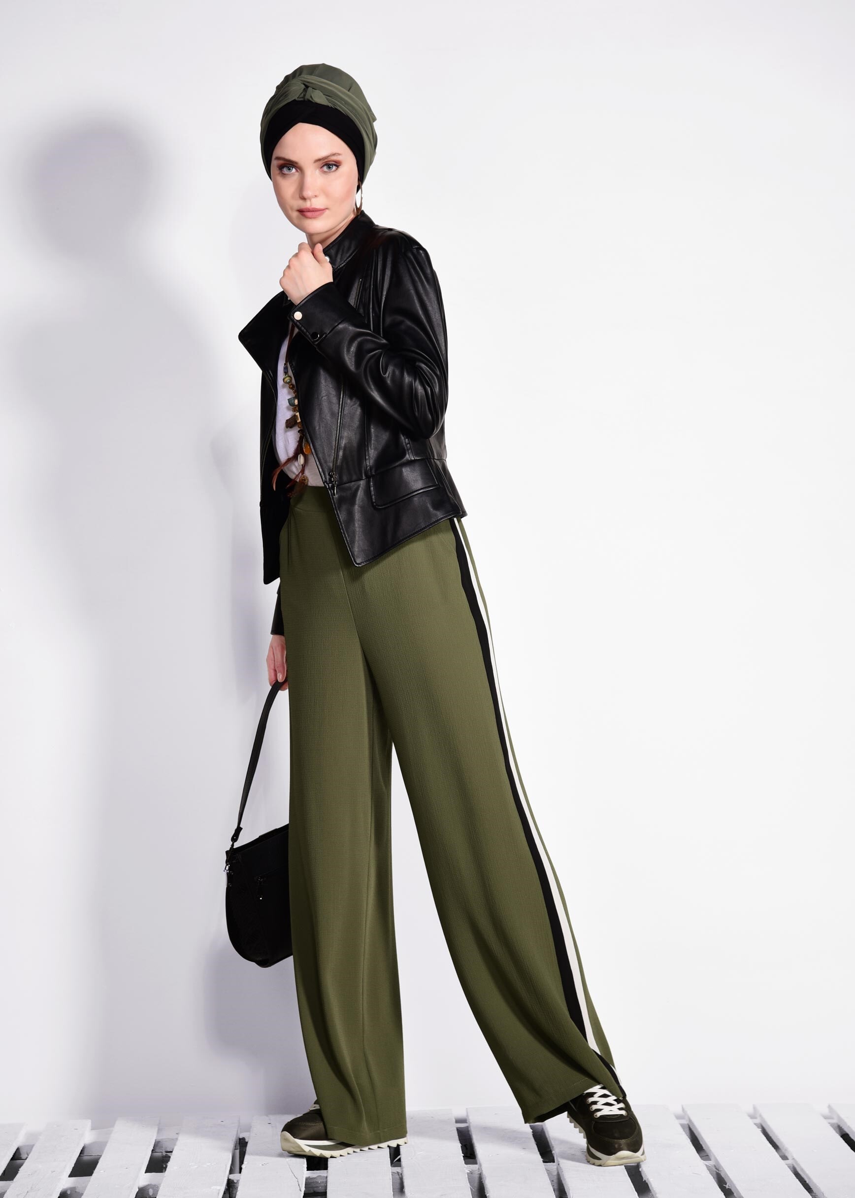 Tesettür giyim HAKİ ŞERİT DETAYLI PANTOLON 7361