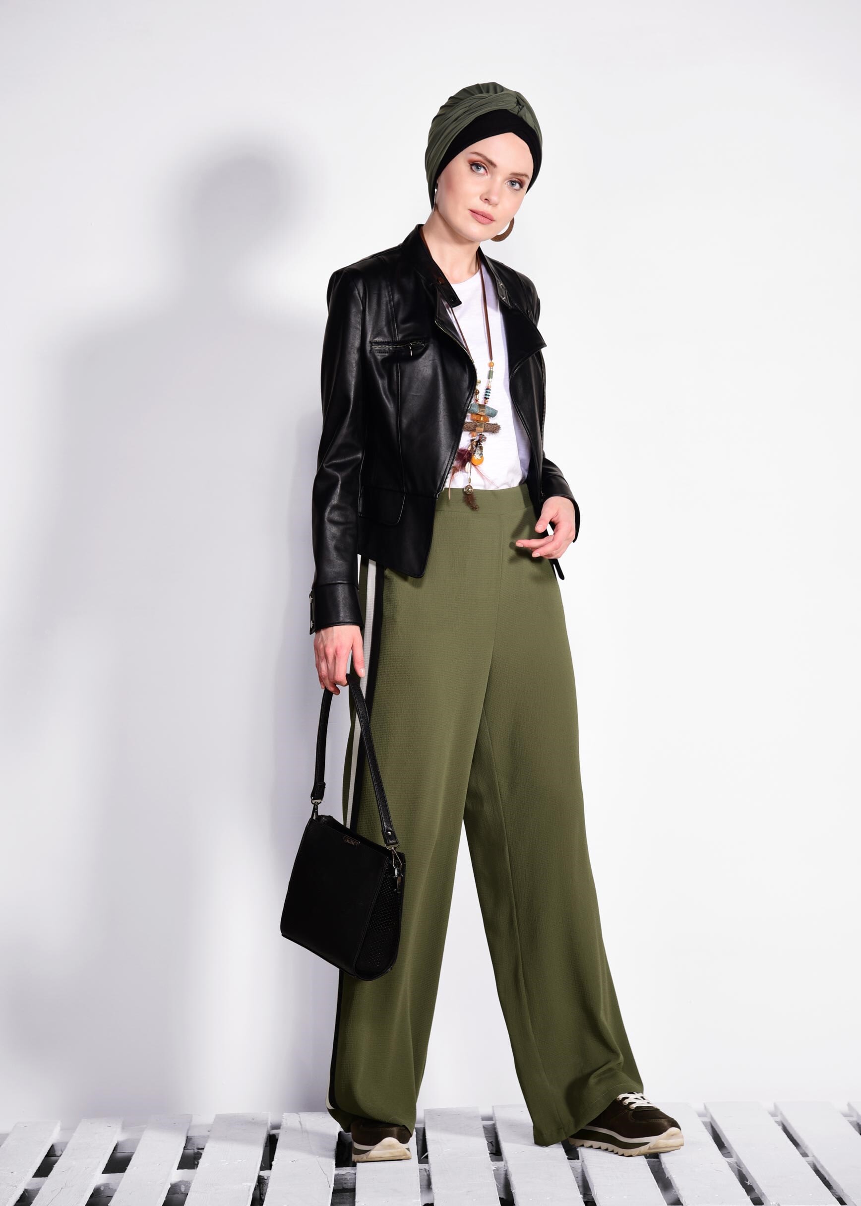 Tesettür giyim HAKİ ŞERİT DETAYLI PANTOLON 7361