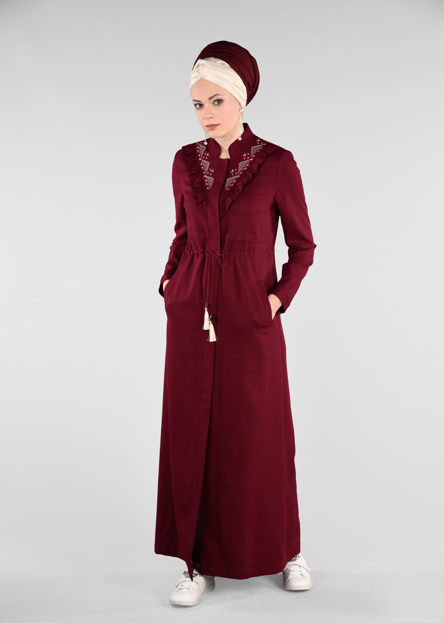 Tesettür giyim MÜRDÜM YAKASI FIRFIRLI VE BELİ BÜZGÜLÜ PARDESÜ 1193 