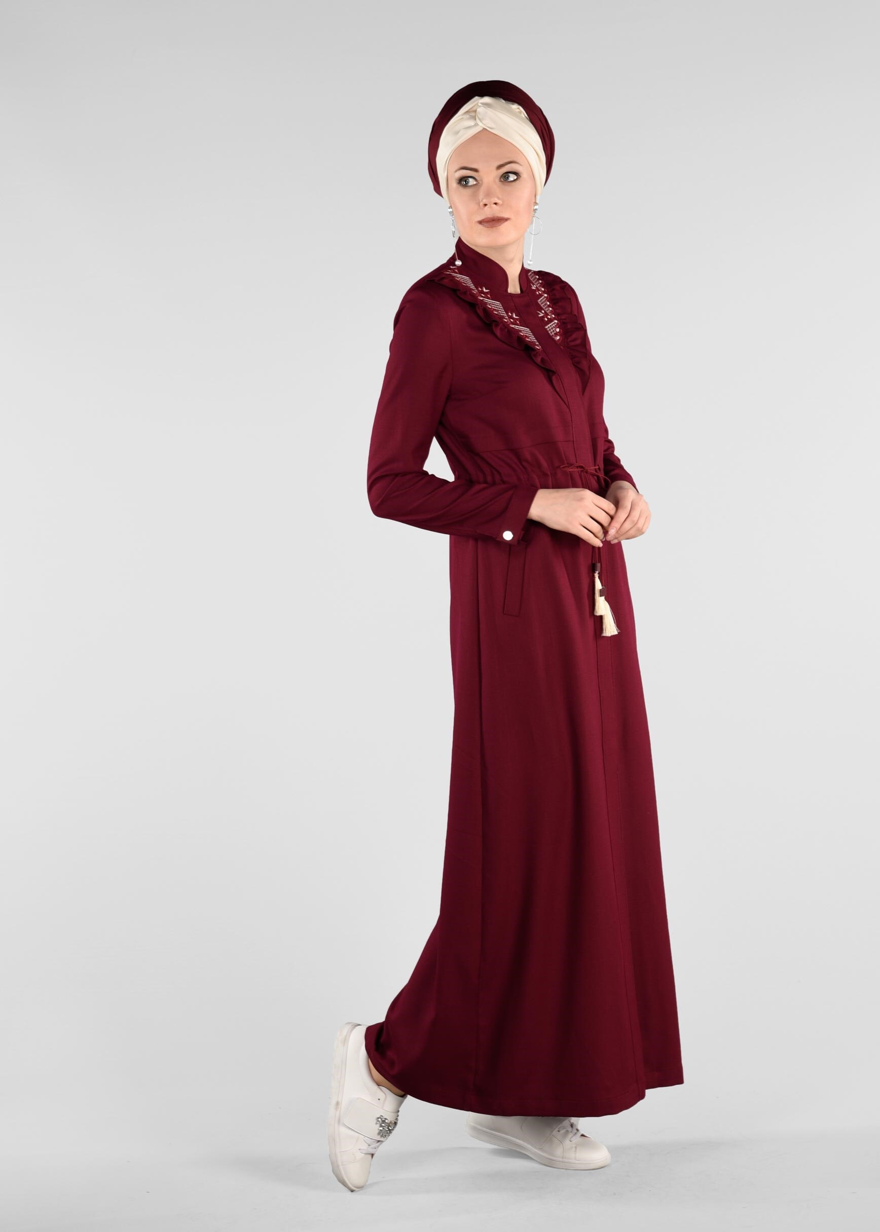 Tesettür giyim MÜRDÜM YAKASI FIRFIRLI VE BELİ BÜZGÜLÜ PARDESÜ 1193 